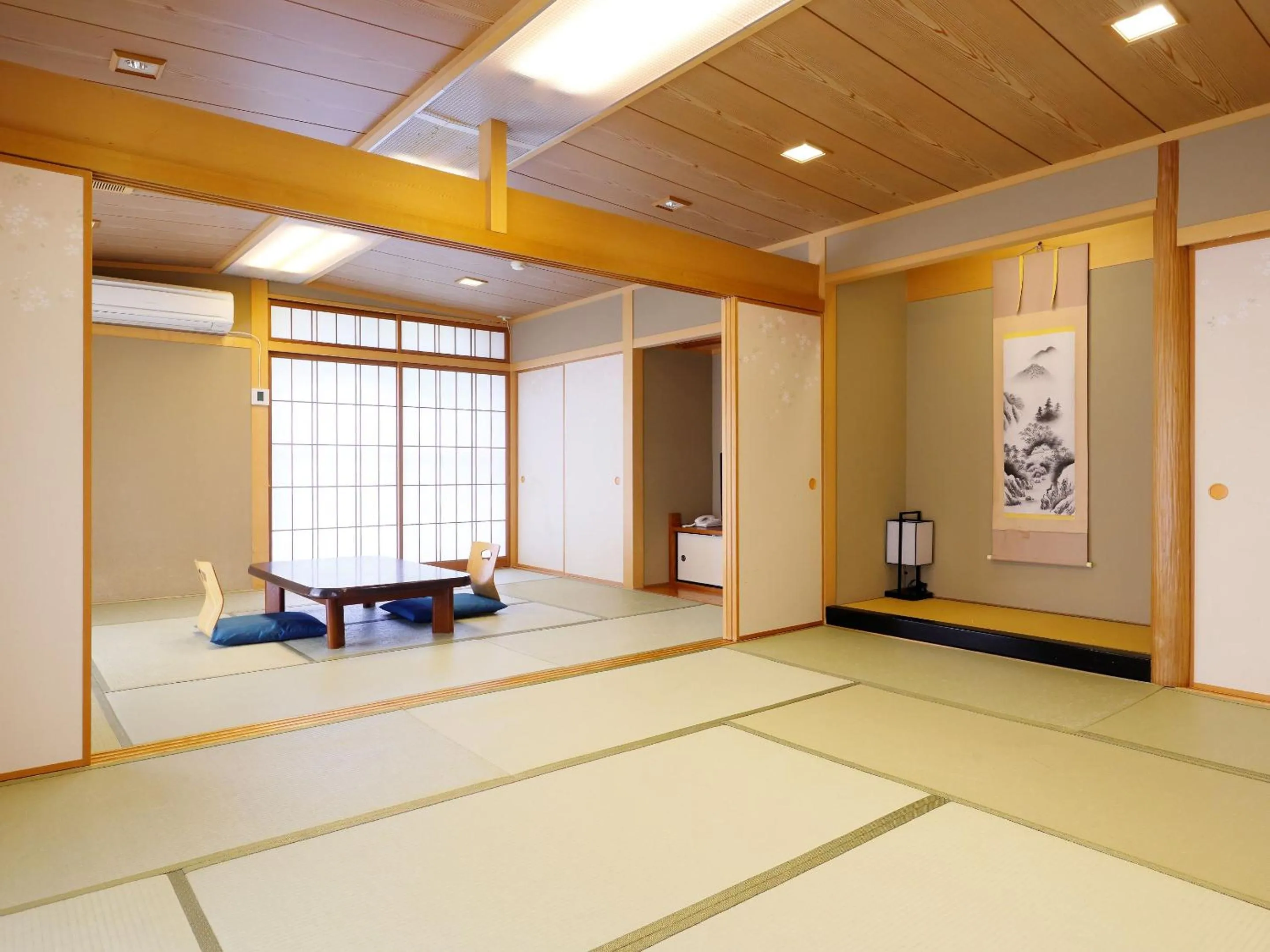 Photo of the whole room in Kanko Hotel Tamaru