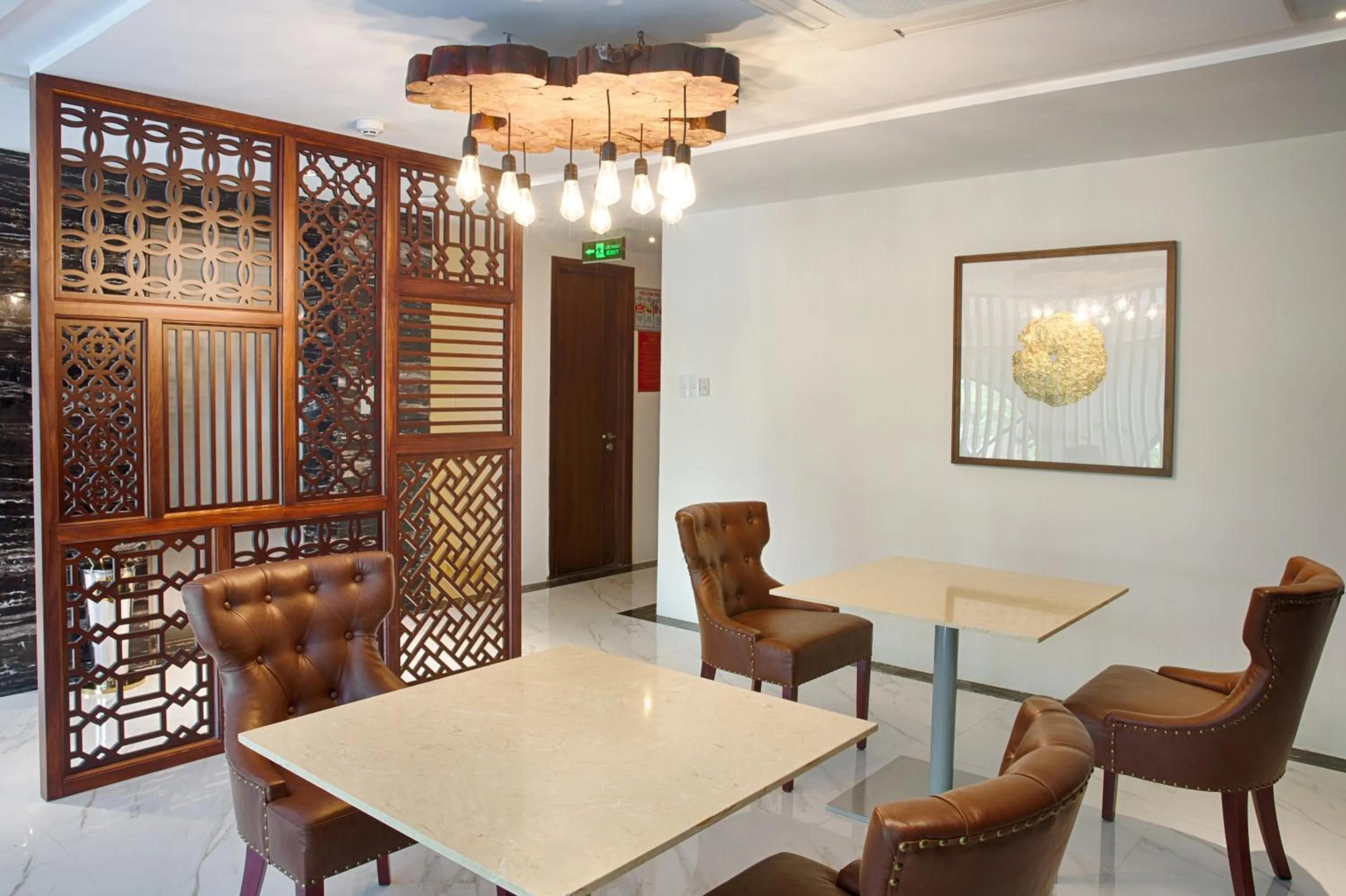 Communal lounge/ TV room in Sen Boutique Hotel