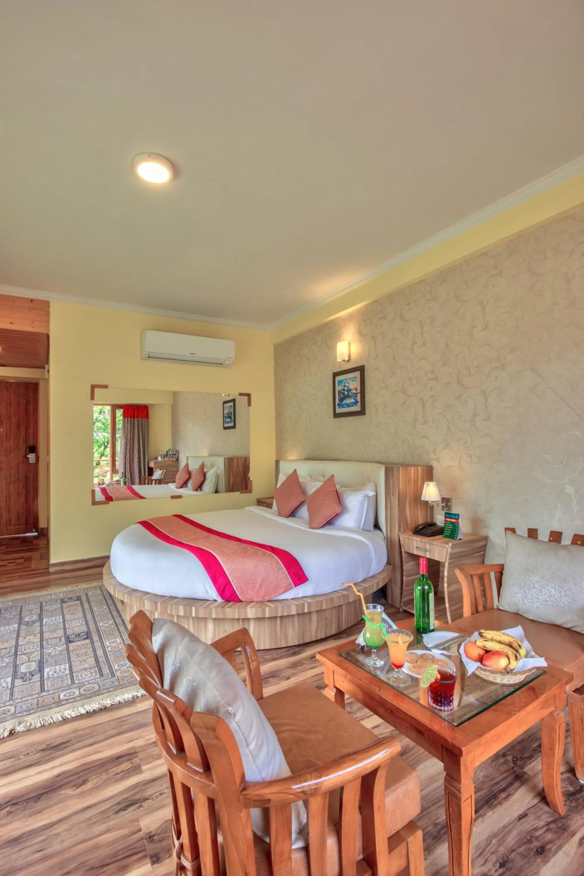 Photo of the whole room, Bed in Snow Flakes Resort And Spa Centrally Heated Luxury Resort