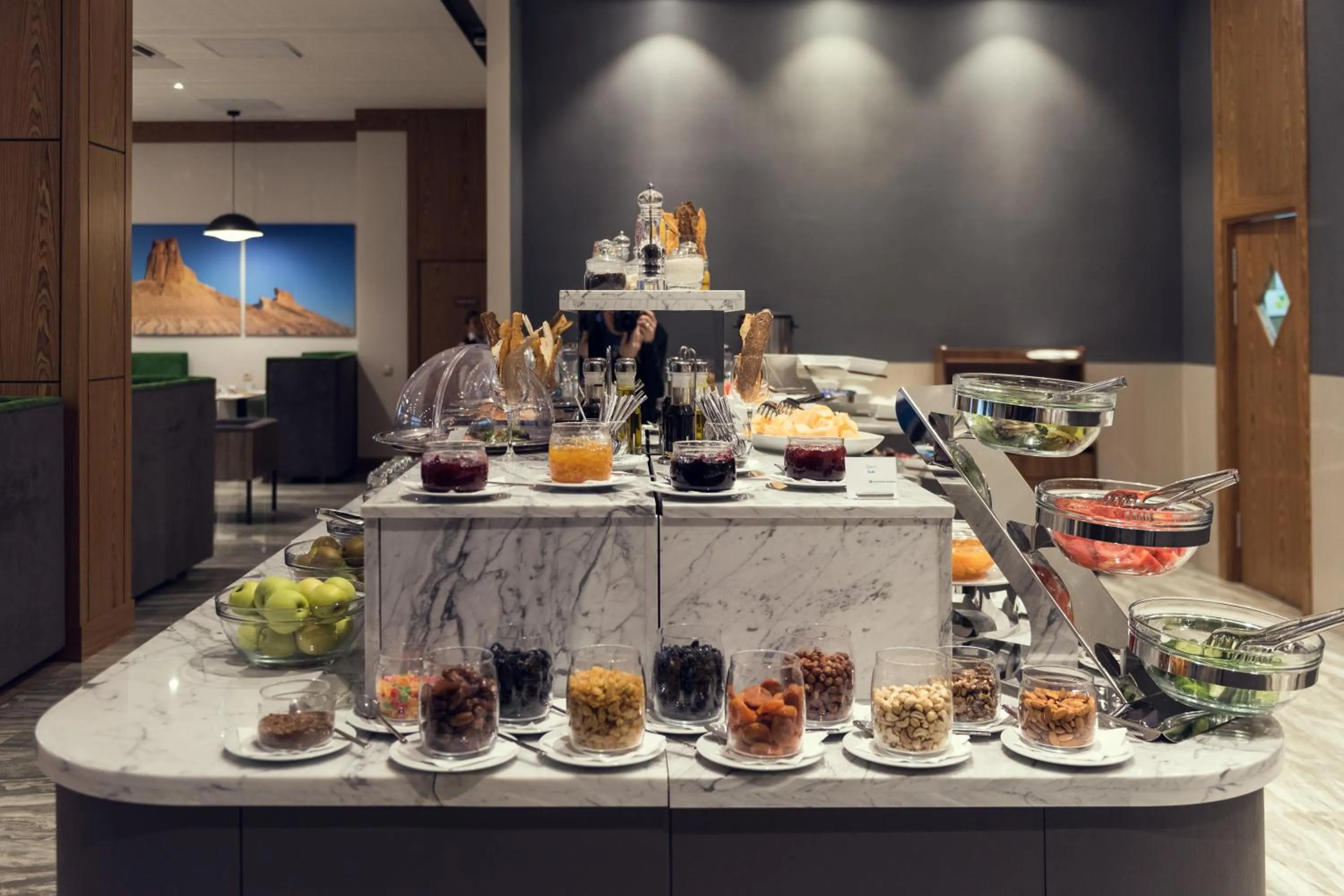 Restaurant/places to eat in Wyndham Garden Astana