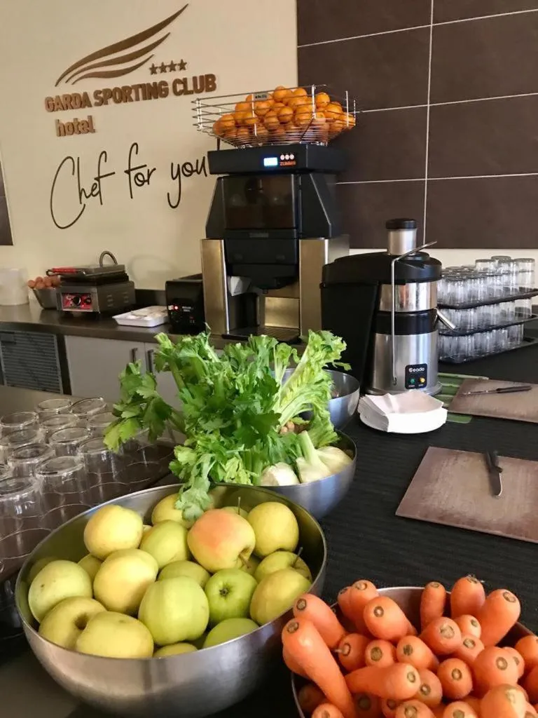 Food and drinks in Garda Sporting Club Hotel