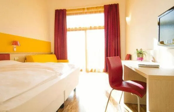 Photo of the whole room, Bed in Garda Sporting Club Hotel