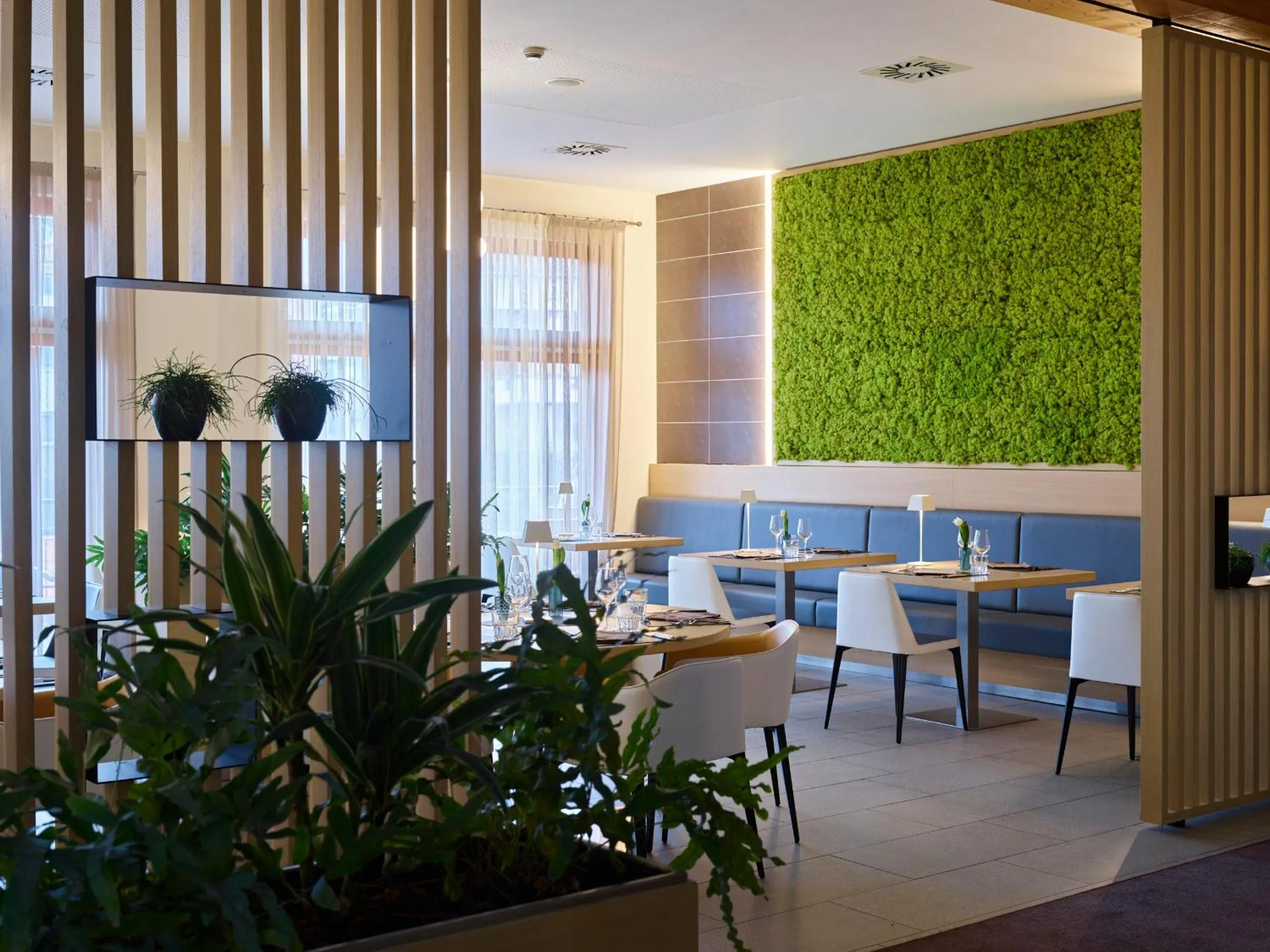 Restaurant/places to eat in Garda Sporting Club Hotel