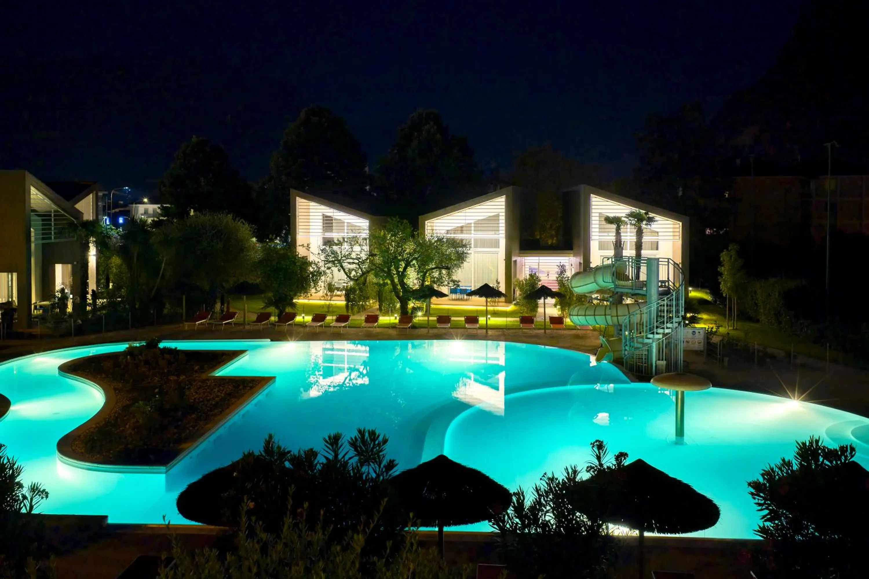 Swimming pool in Garda Sporting Club Hotel
