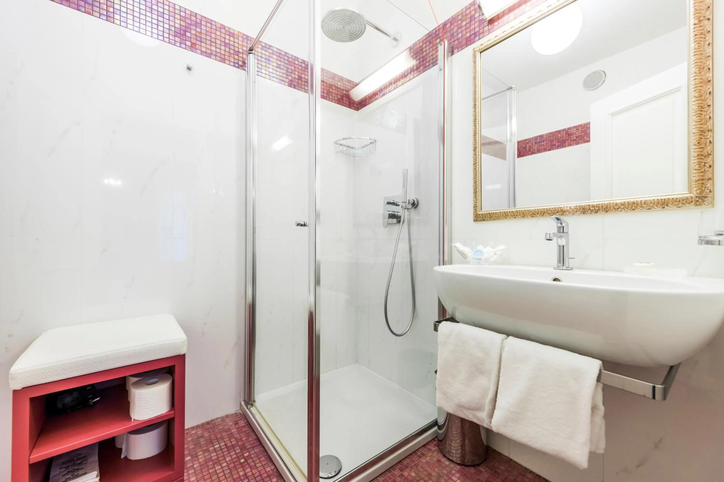 Bathroom in Parc Hotel Flora S