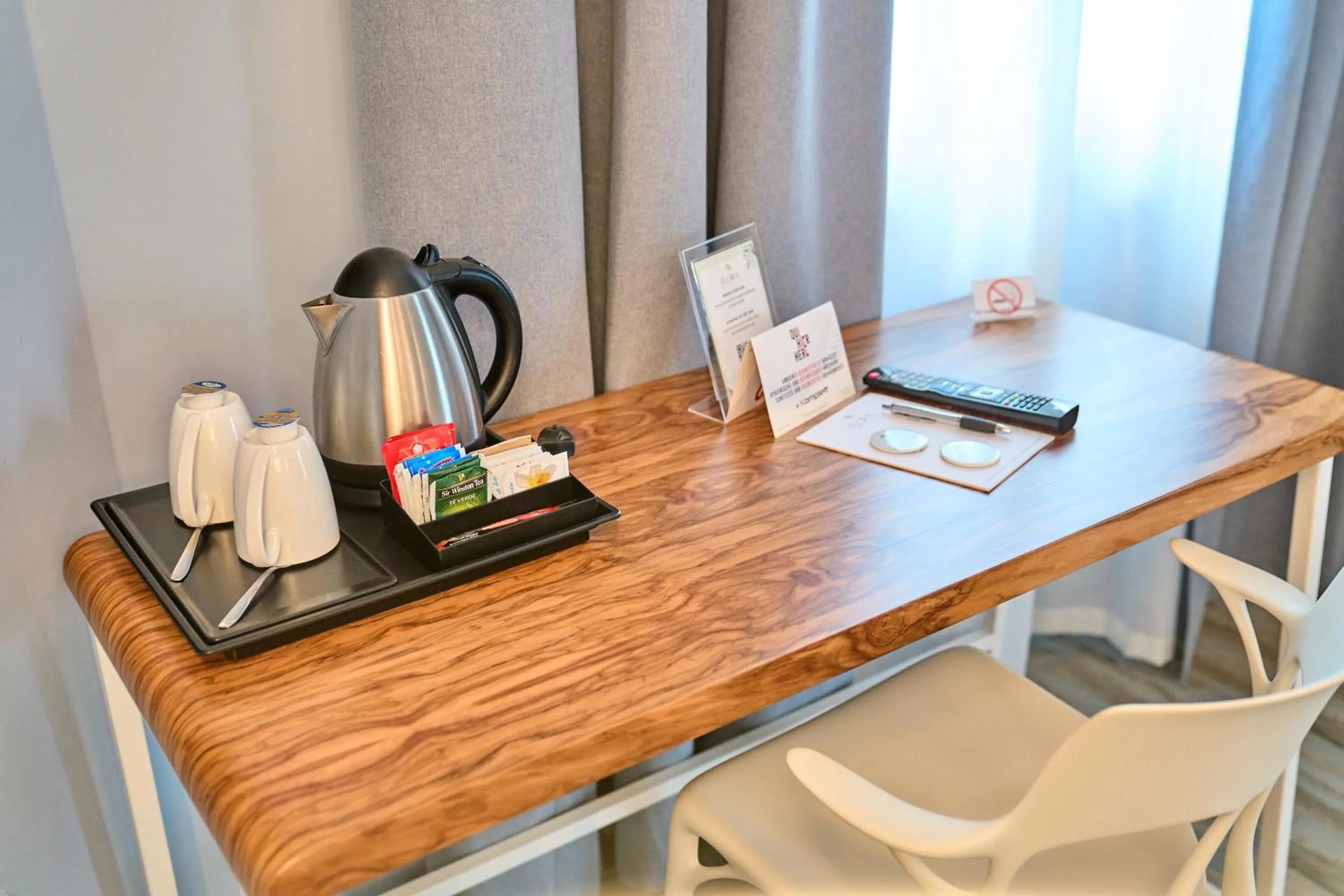 Coffee/tea facilities in Parc Hotel Flora S