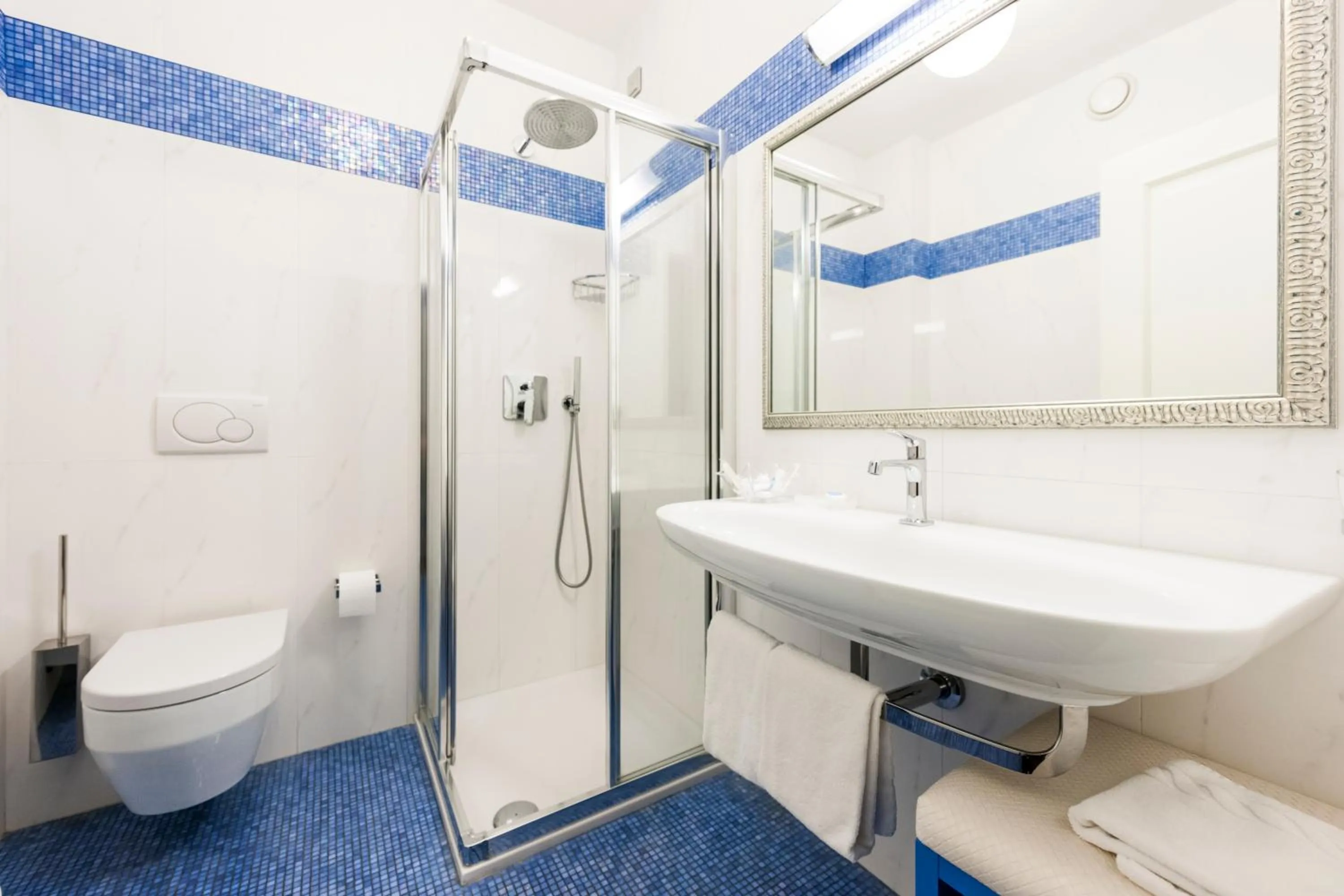 Bathroom in Parc Hotel Flora S