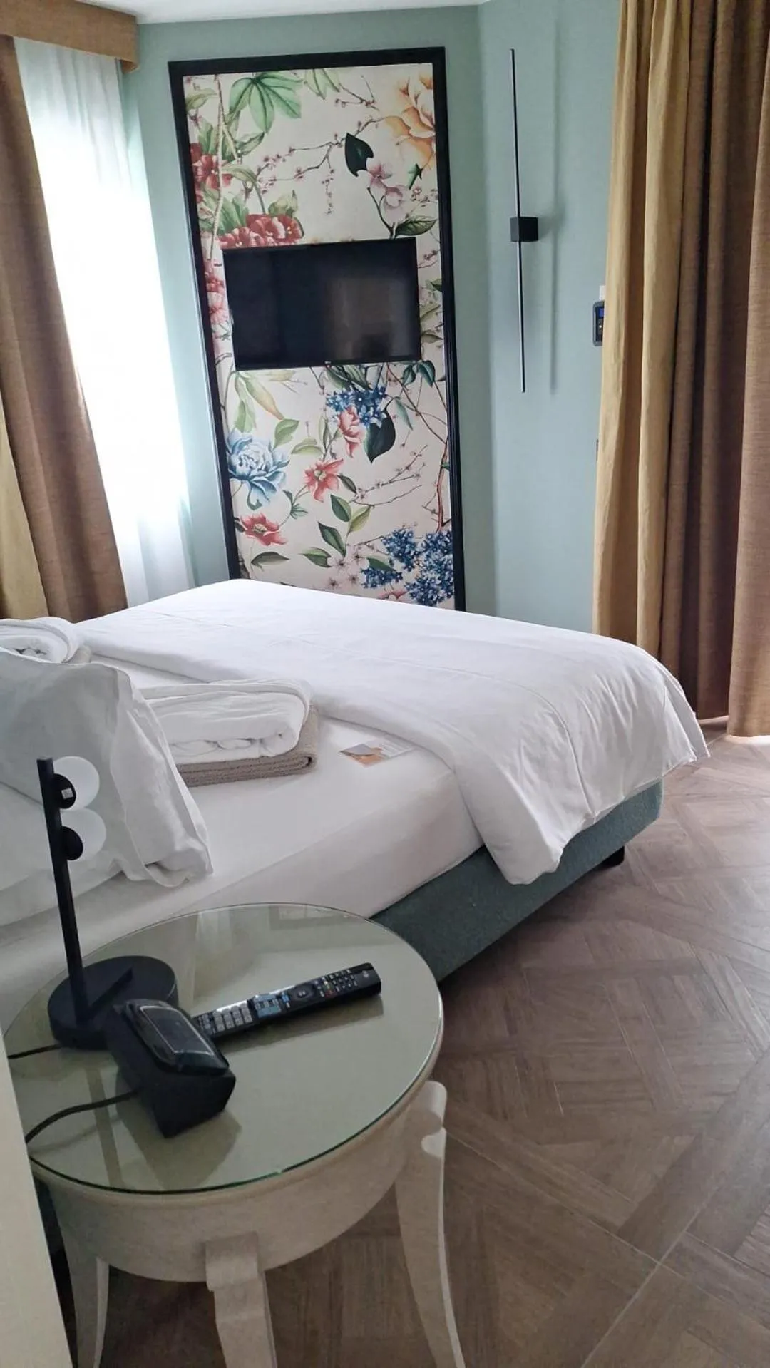 Bedroom, Bed in Parc Hotel Flora S