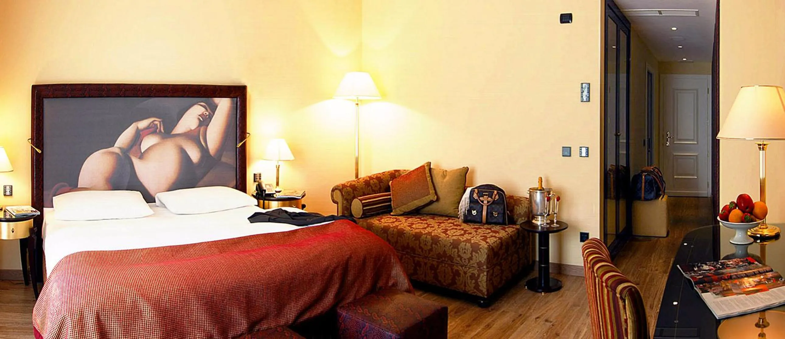 Bedroom, Bed in Parc Hotel Flora S