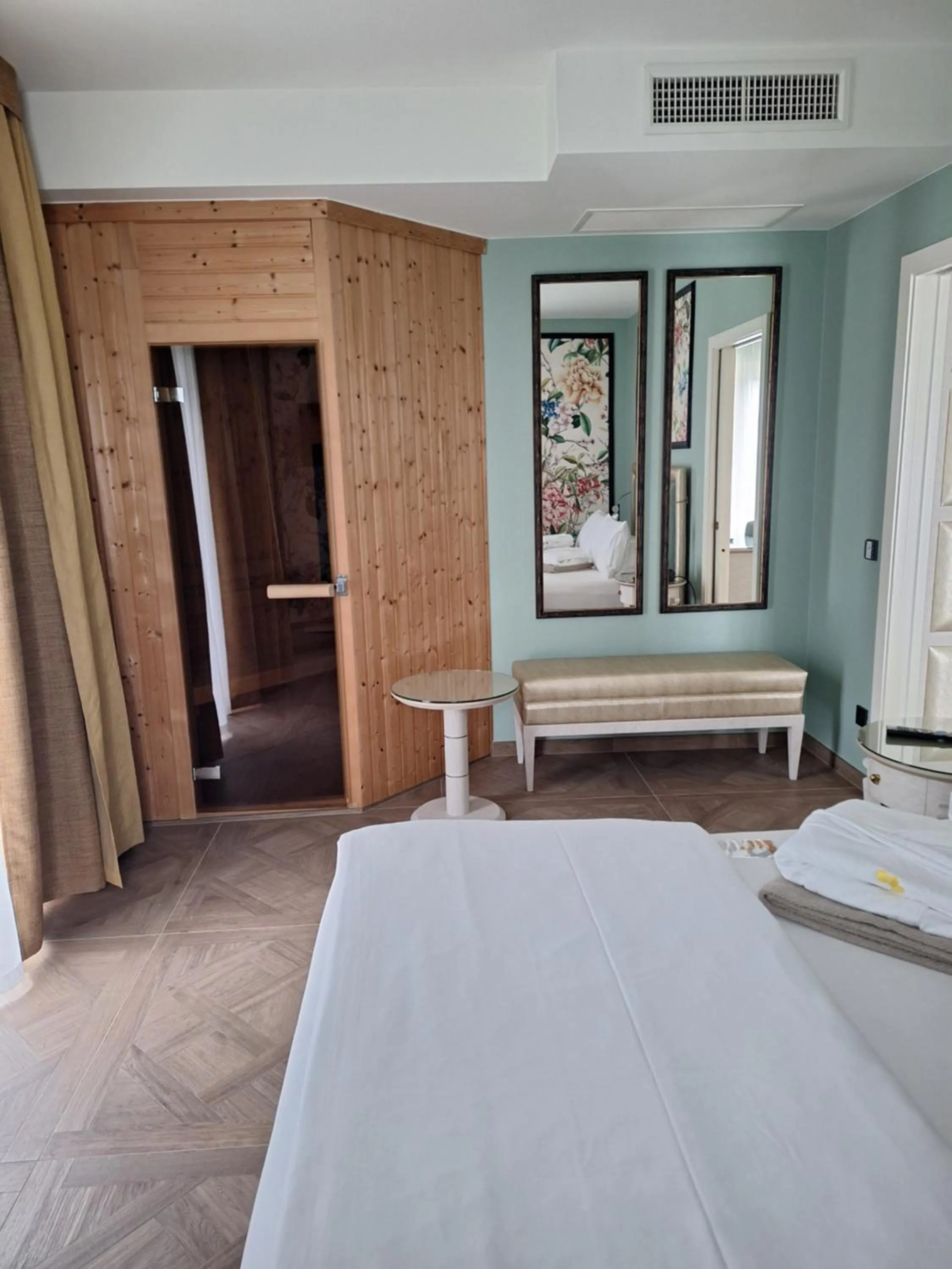 Bed in Parc Hotel Flora S