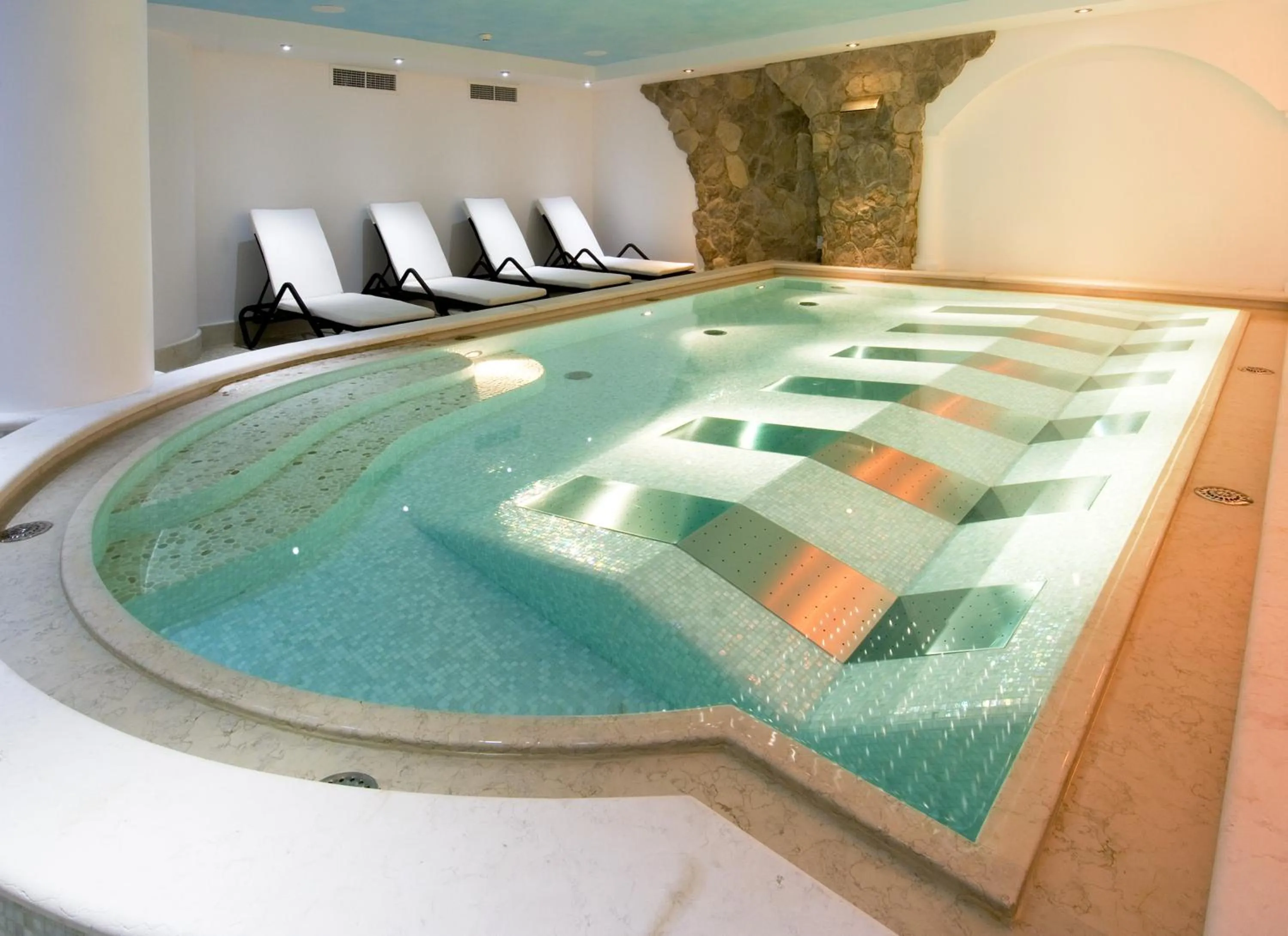 Hot Tub in Parc Hotel Flora S