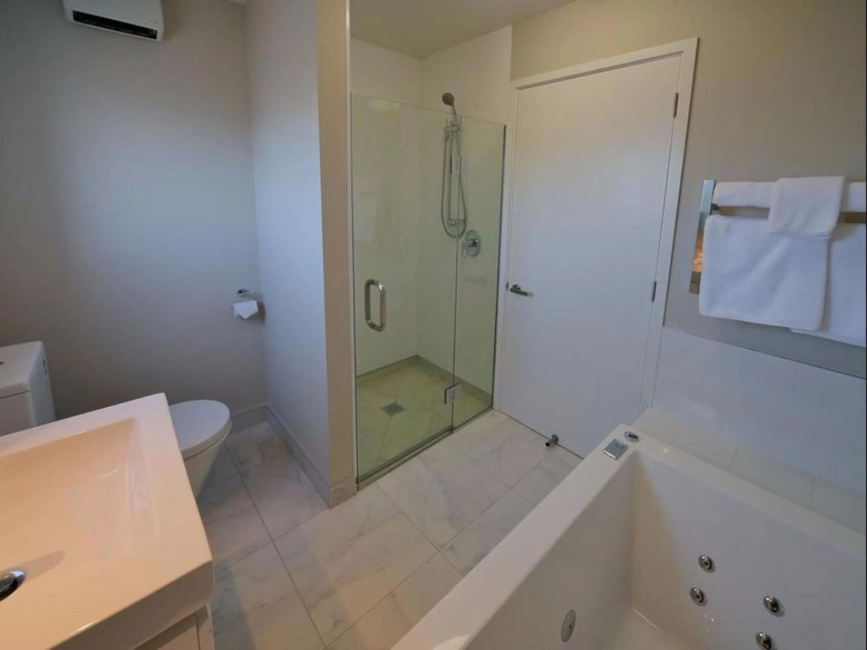 Bathroom in Coastal Ridge Apartments