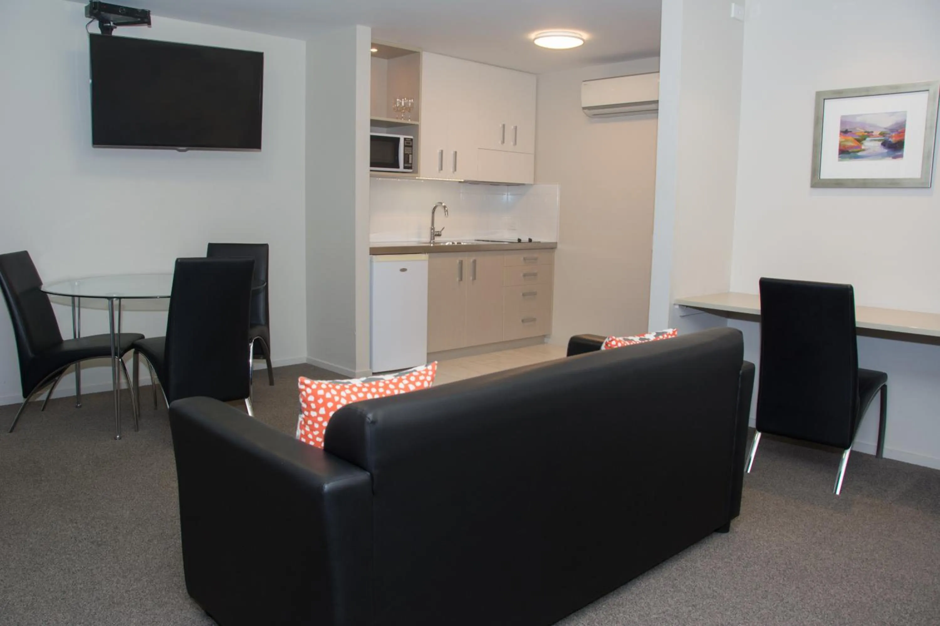 Kitchen or kitchenette in Coastal Ridge Apartments