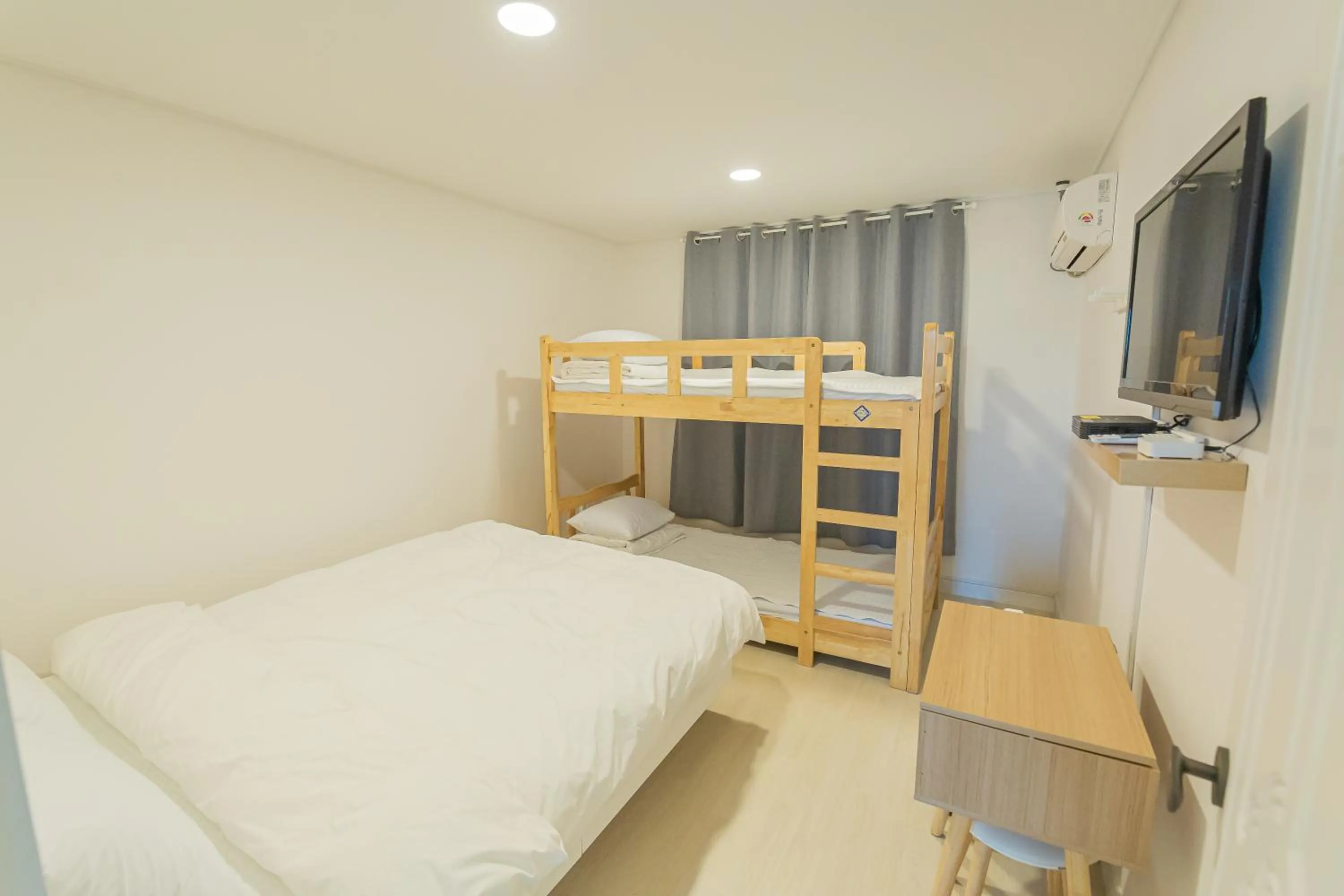 Bed in James Blue Hostel