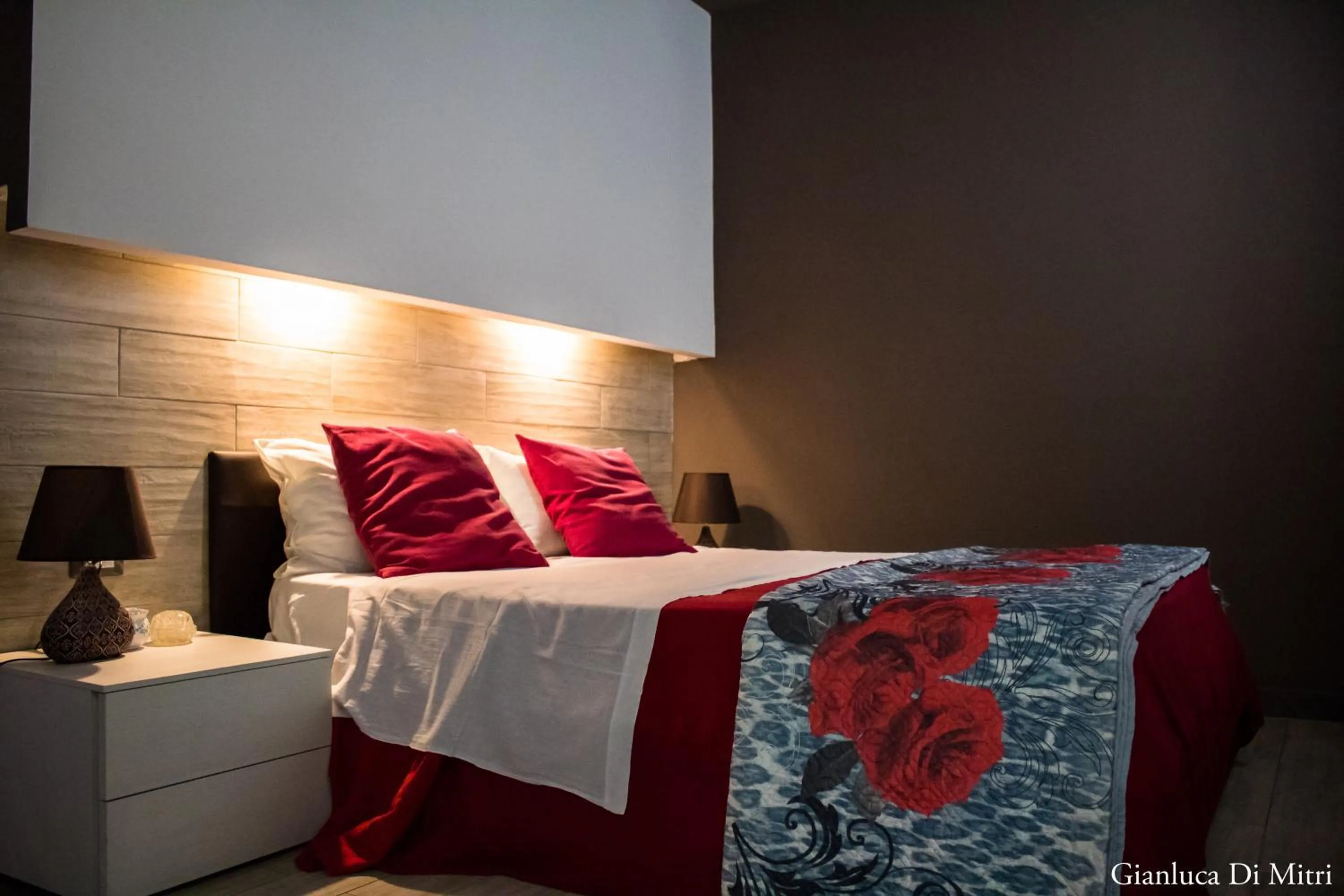 Bed in Mongibello Palace B&B