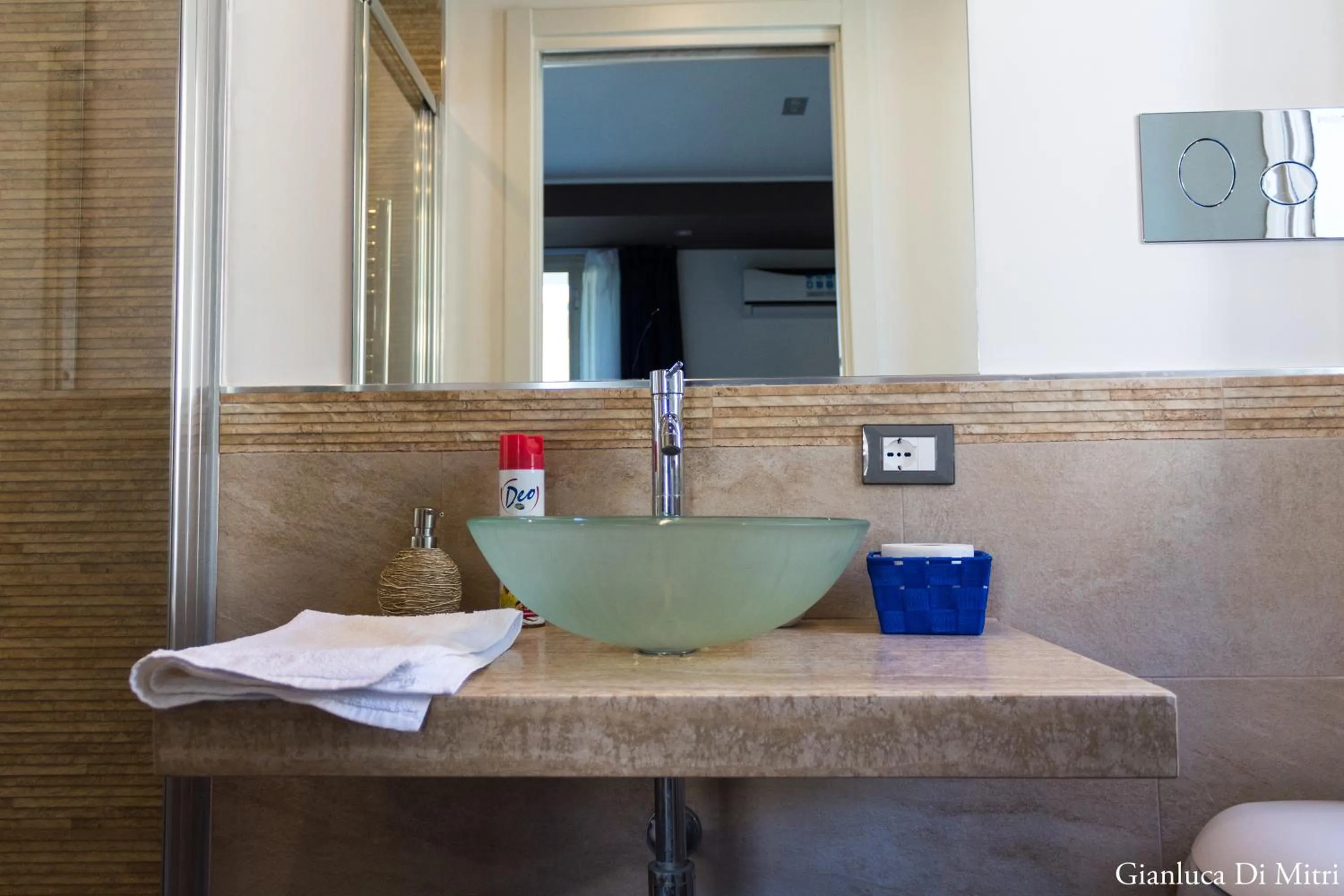 Bathroom in Mongibello Palace B&B