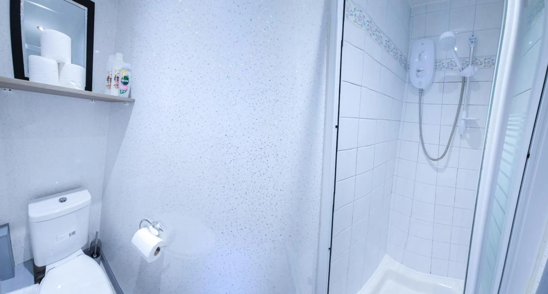 Bathroom in mySTAYINN Kinloch Lodge