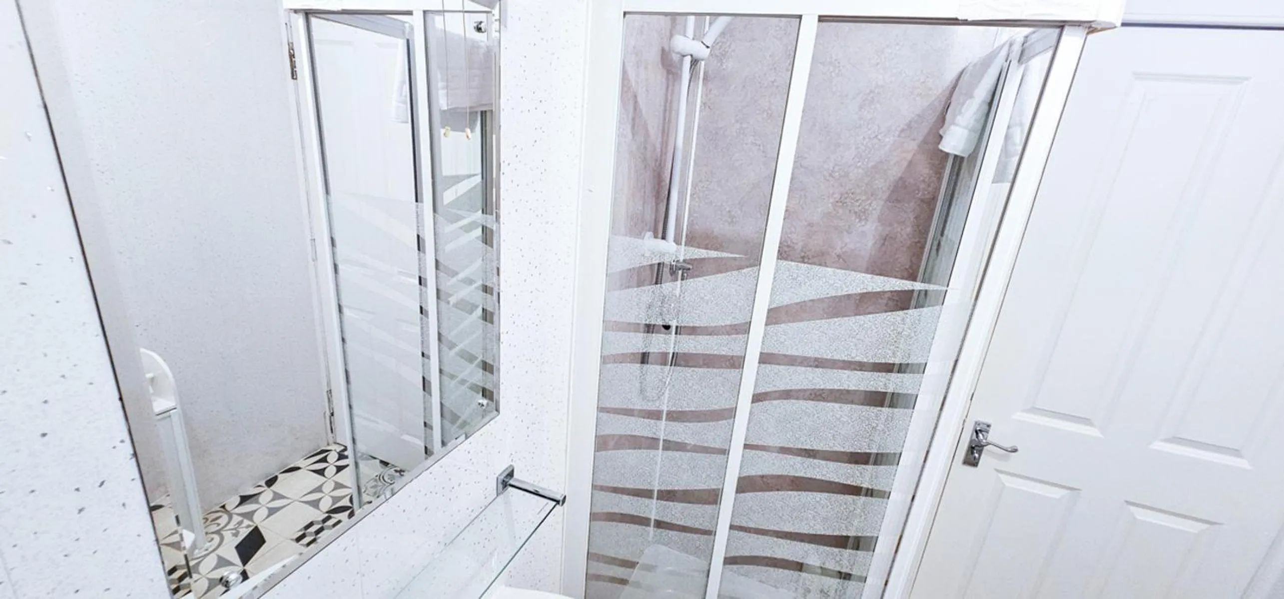 Bathroom in mySTAYINN Kinloch Lodge