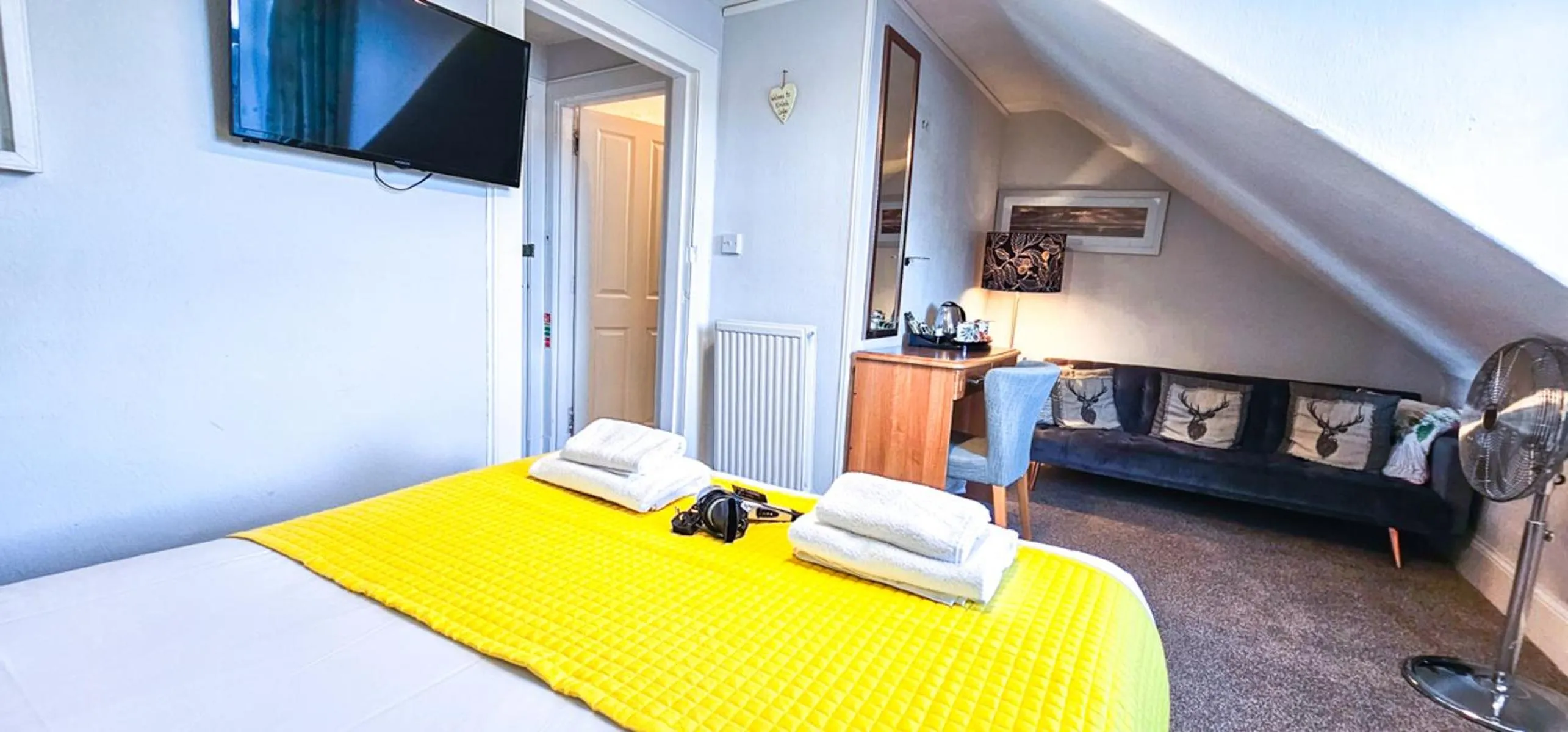 Bedroom, Bed in mySTAYINN Kinloch Lodge