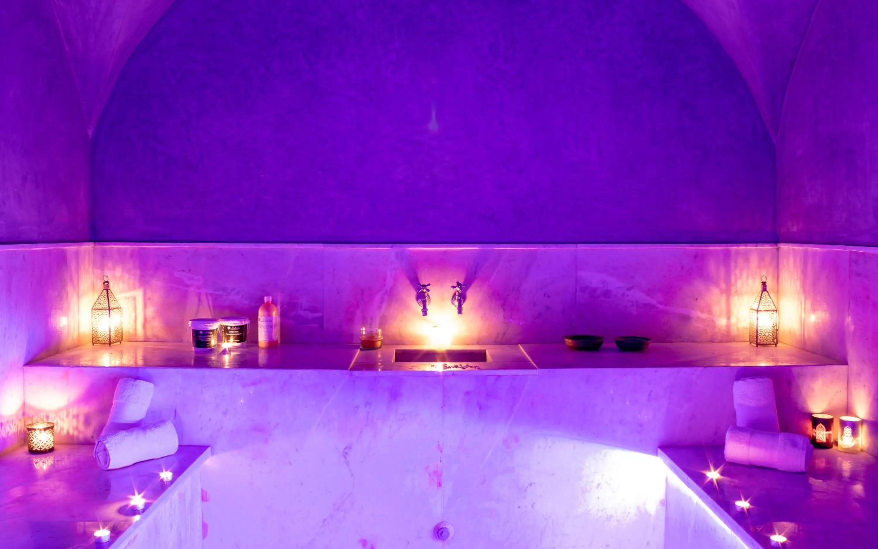 Steam room in Villa Jardins D'Isa