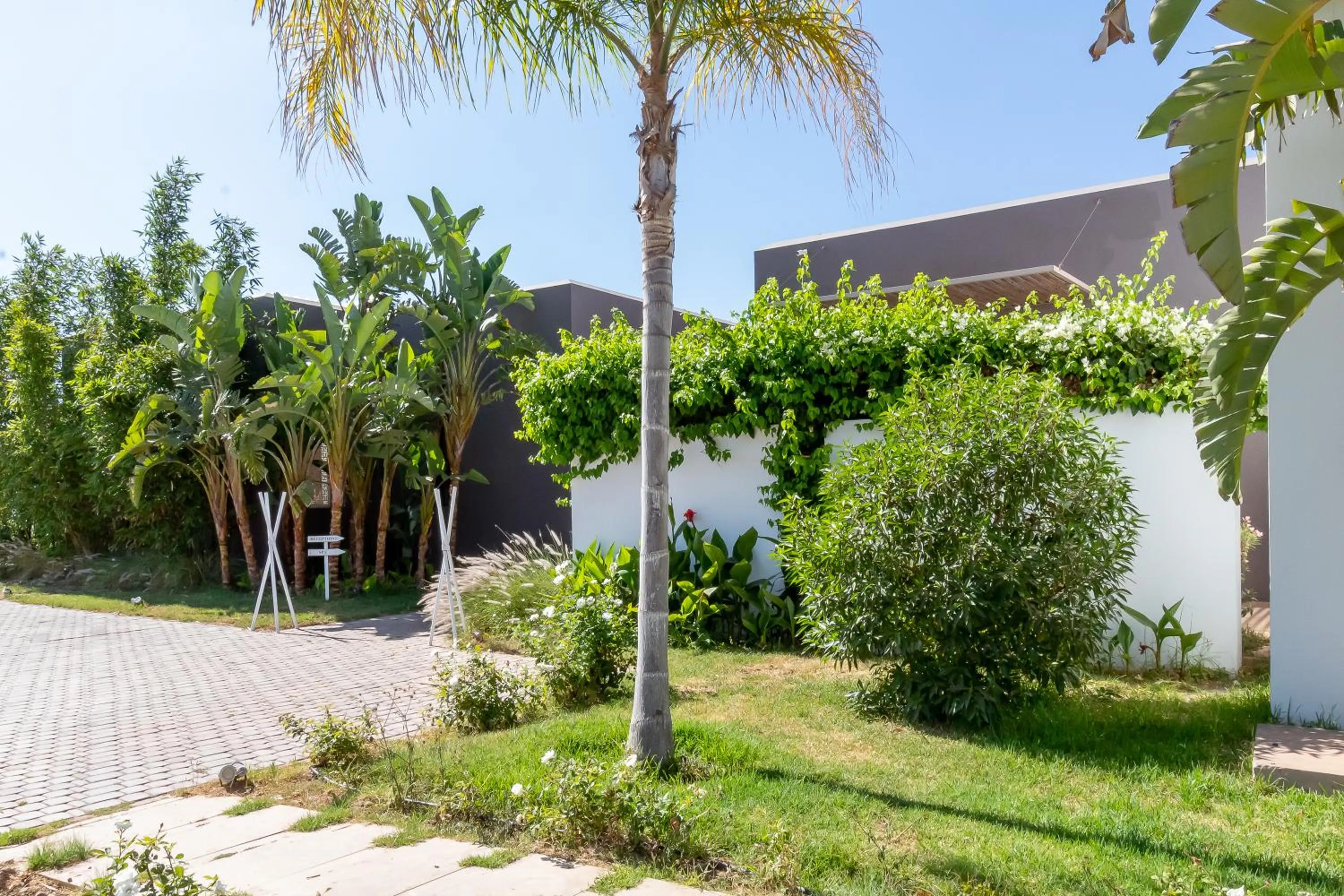 Facade/entrance in Villa Jardins D'Isa