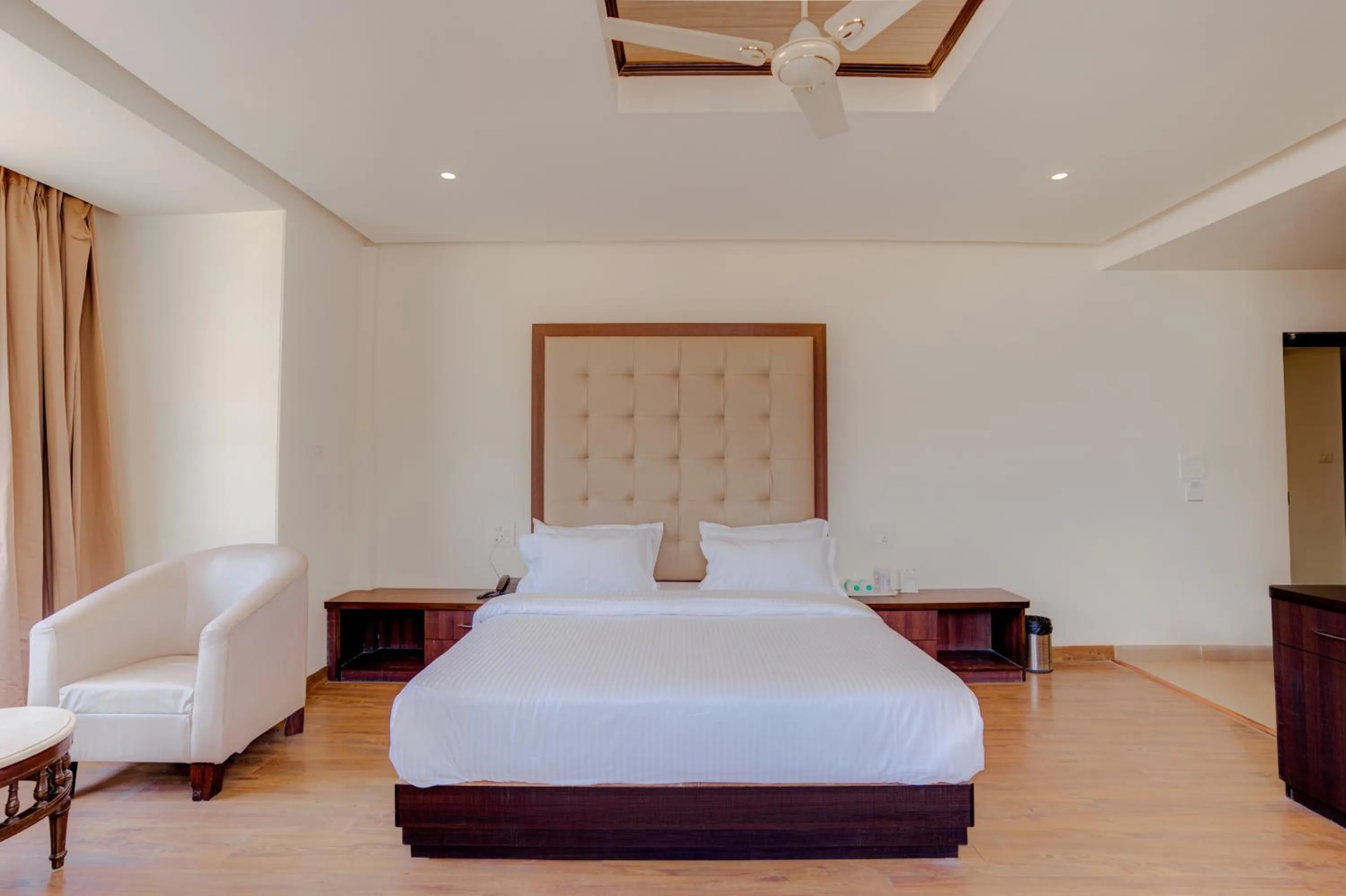 Bed in Hotel Vasundhara Palace