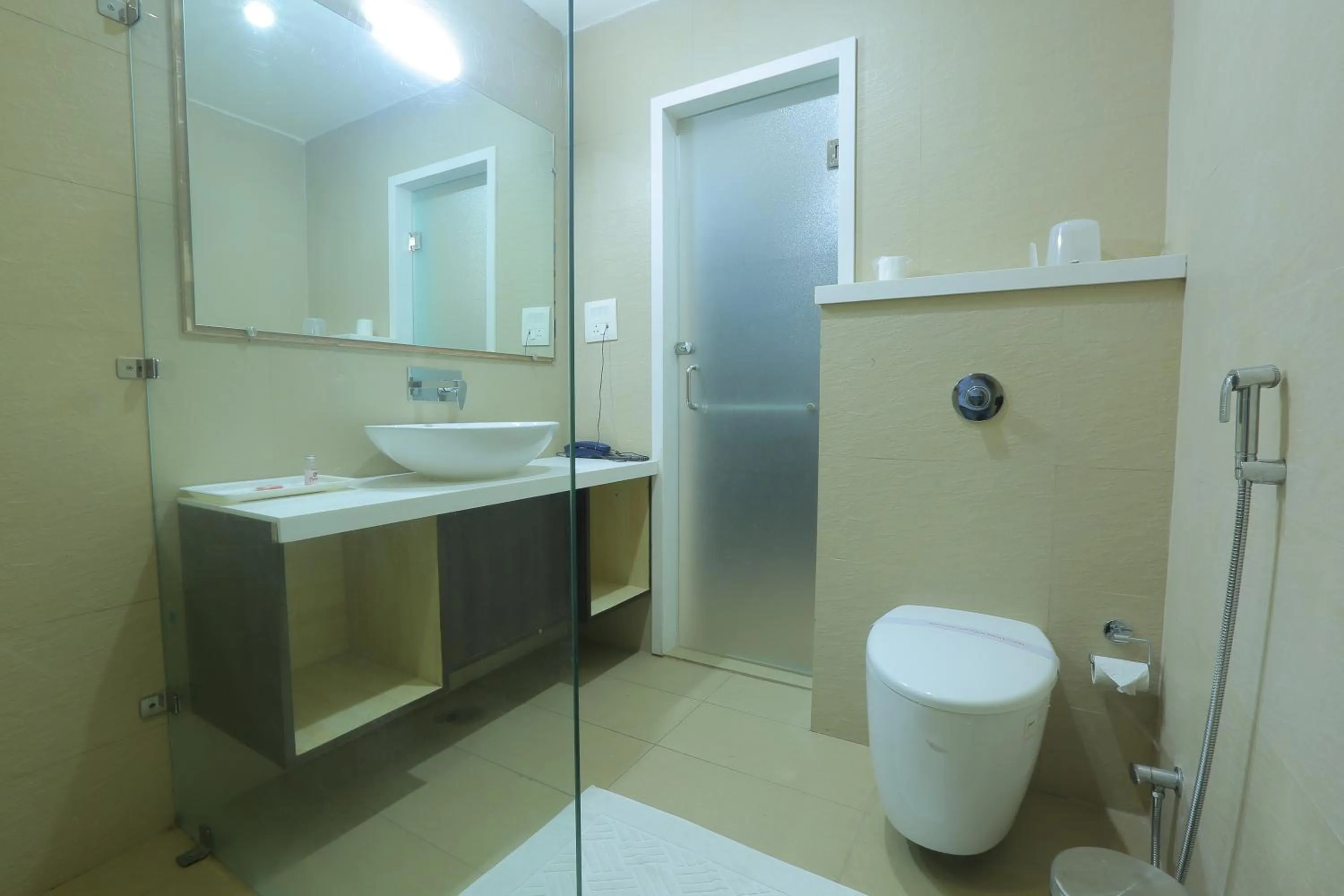 Shower in Hotel Vasundhara Palace