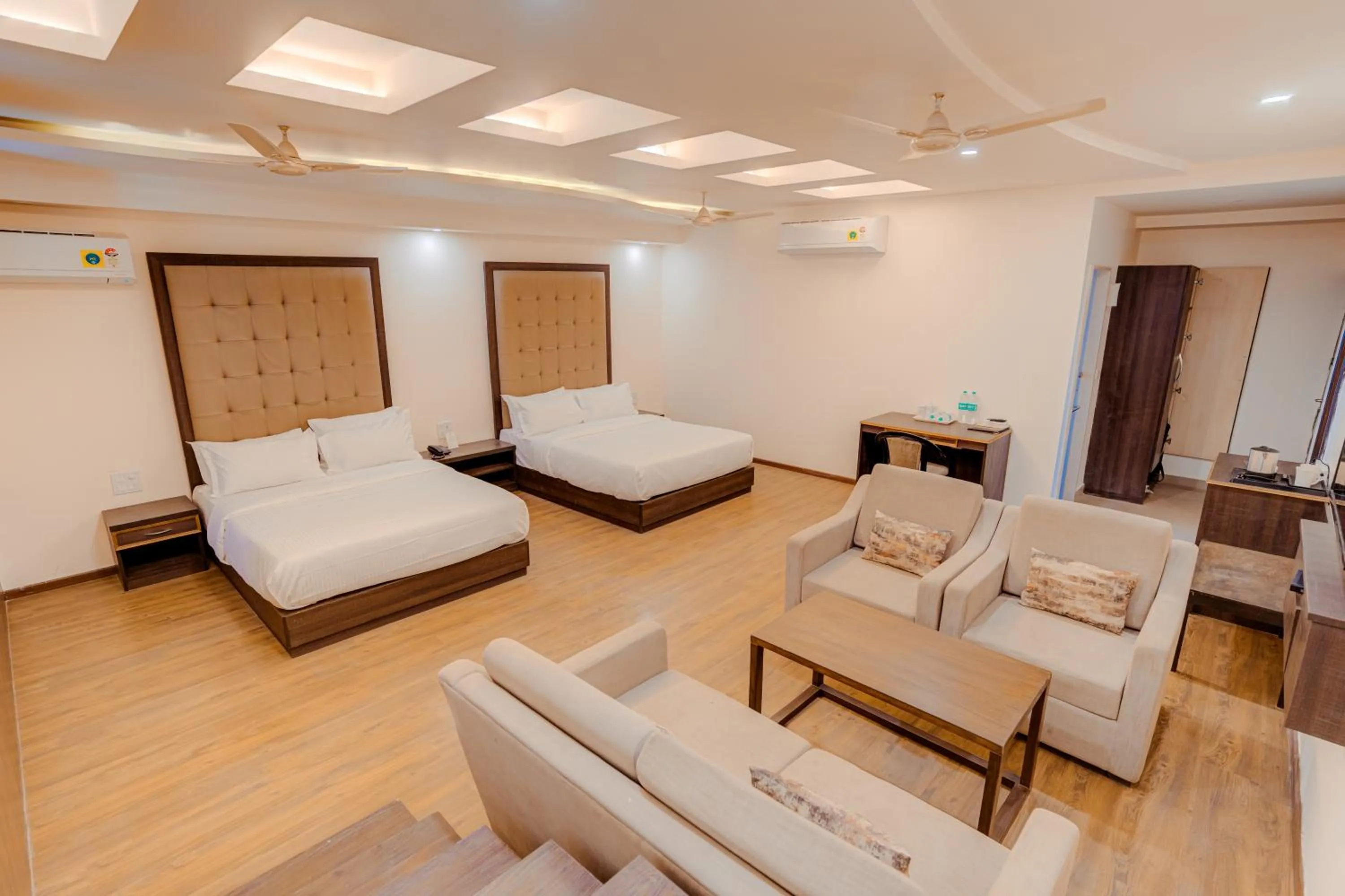 Bed in Hotel Vasundhara Palace