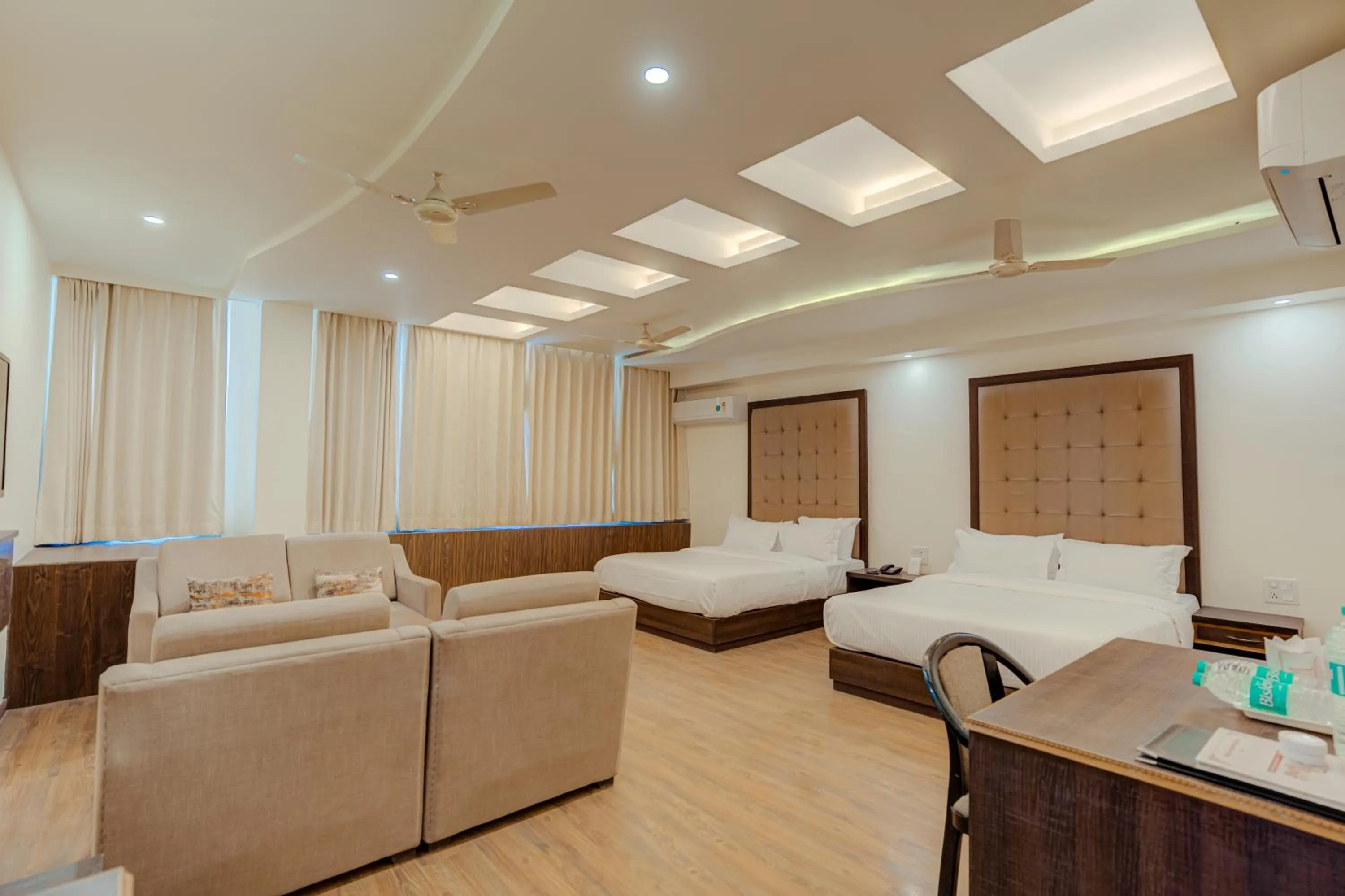 Bed in Hotel Vasundhara Palace