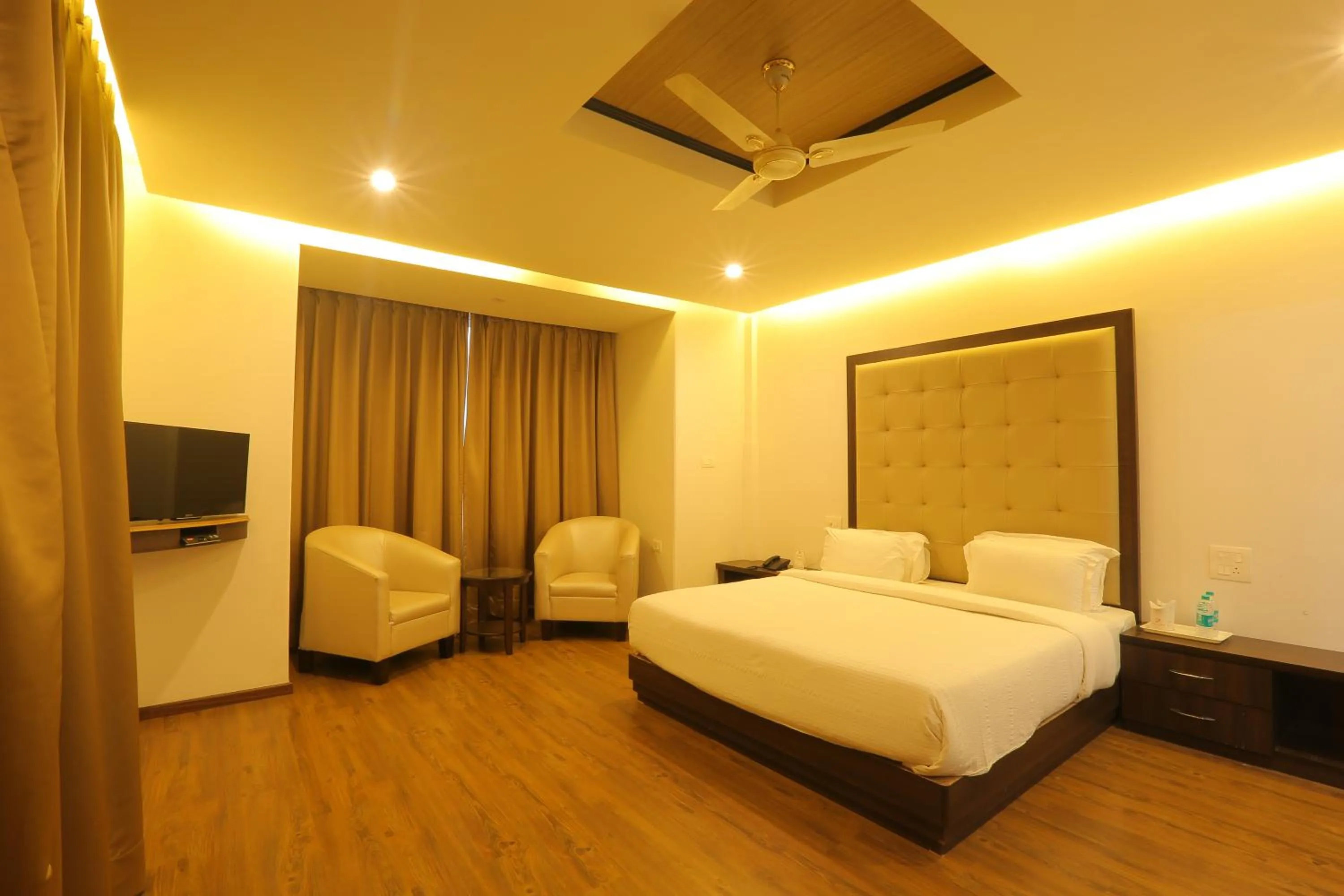 Communal lounge/ TV room, Bed in Hotel Vasundhara Palace