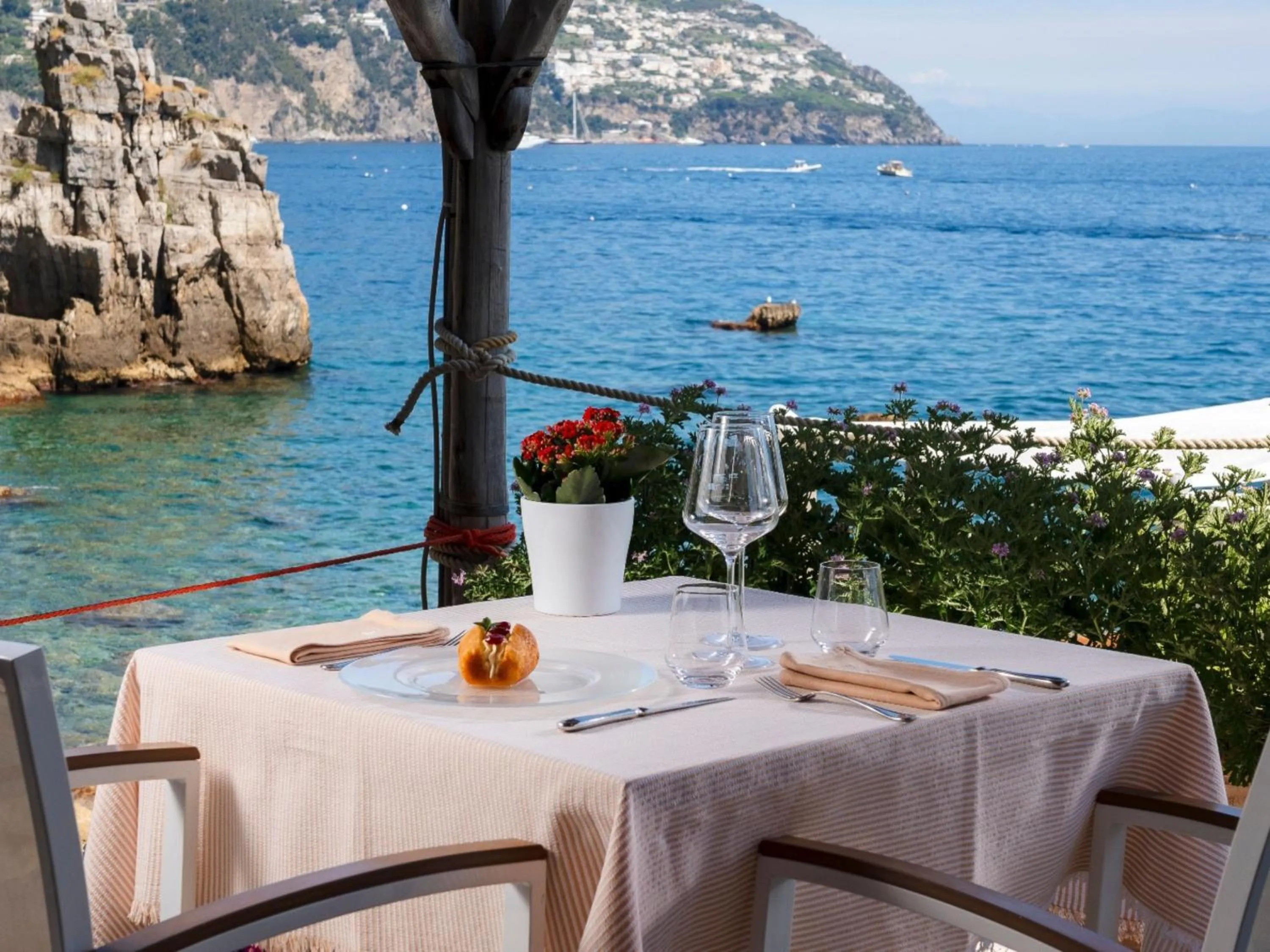 Restaurant/places to eat in Hotel Le Agavi