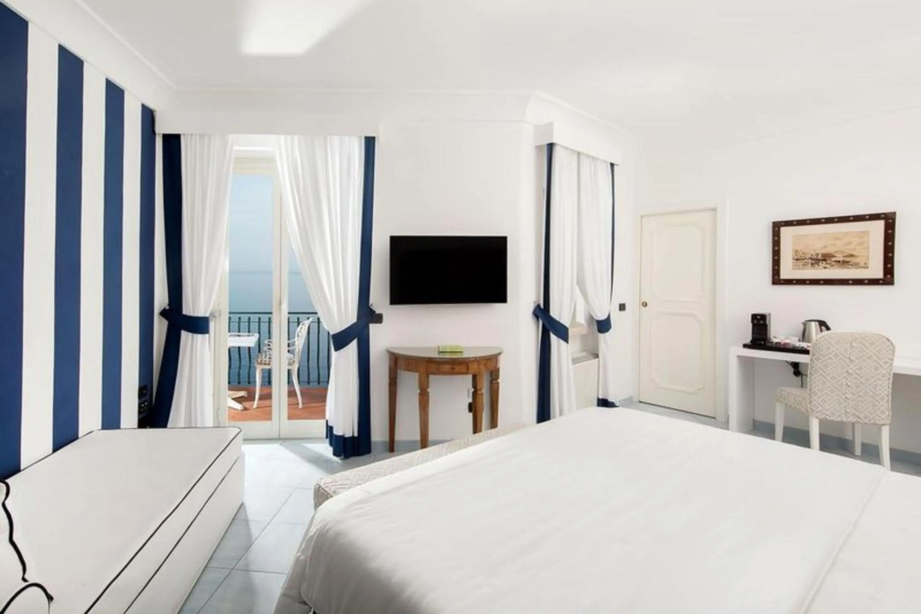 Bed in Hotel Le Agavi