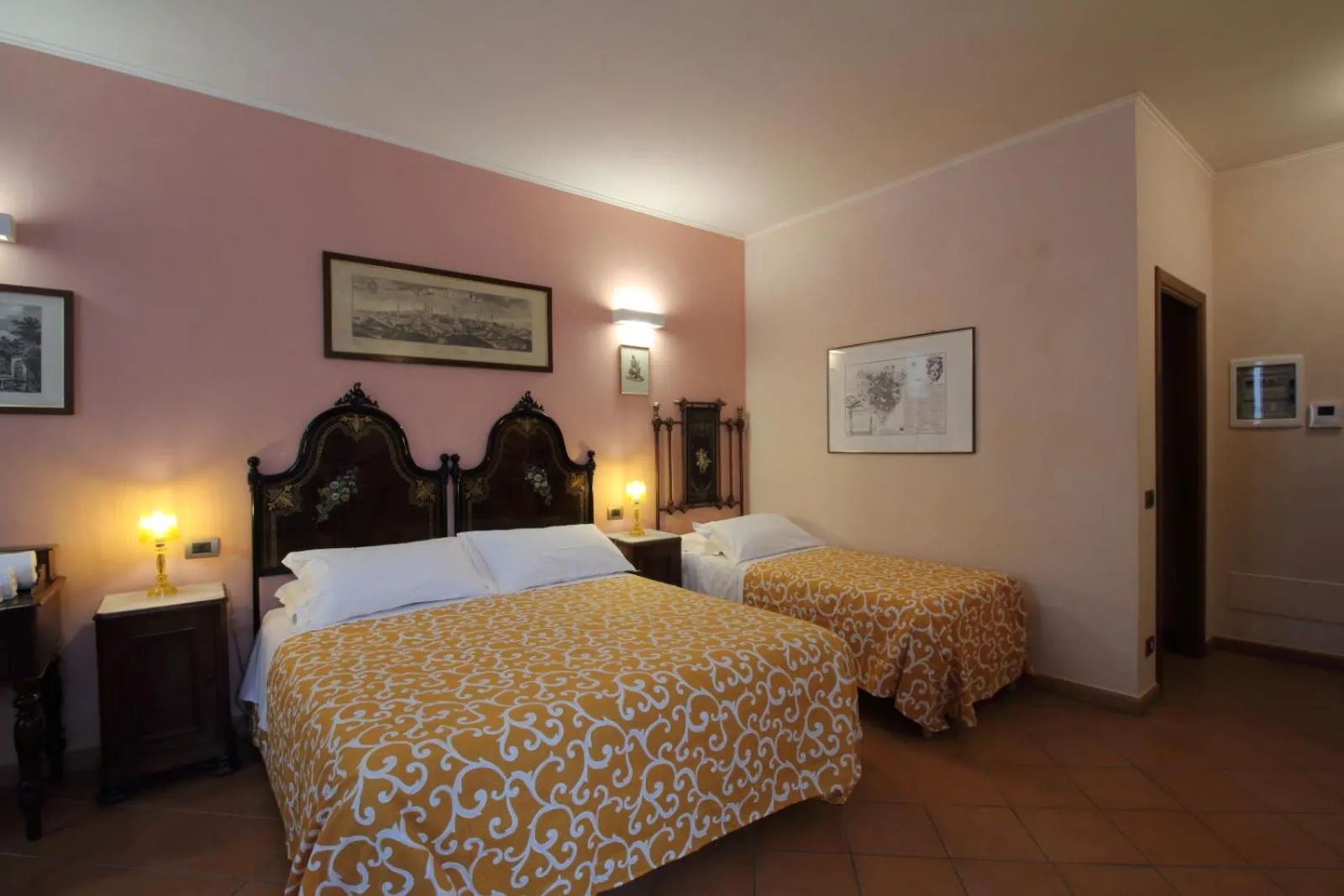 Bed in Palazzo Rustici charme b&b & garden spa
