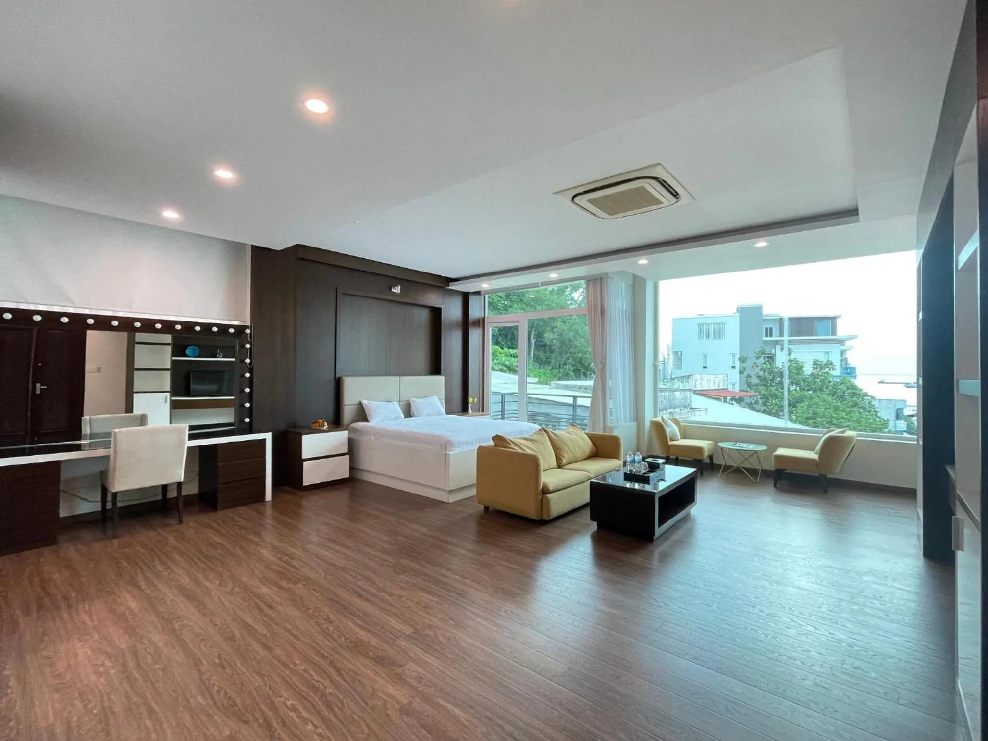 Cassabella Hotel & Apartments