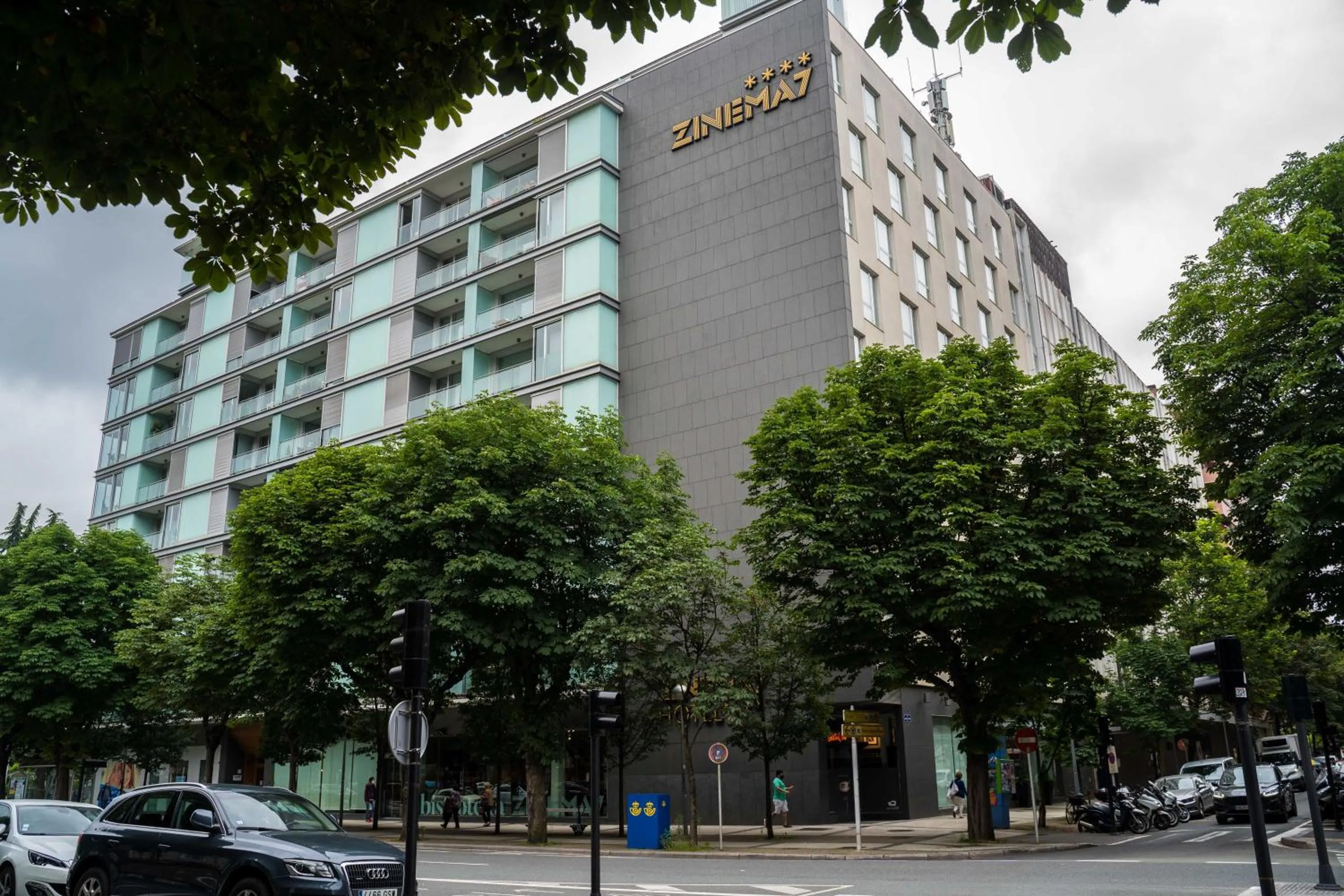 Property building in Hotel Zinema7