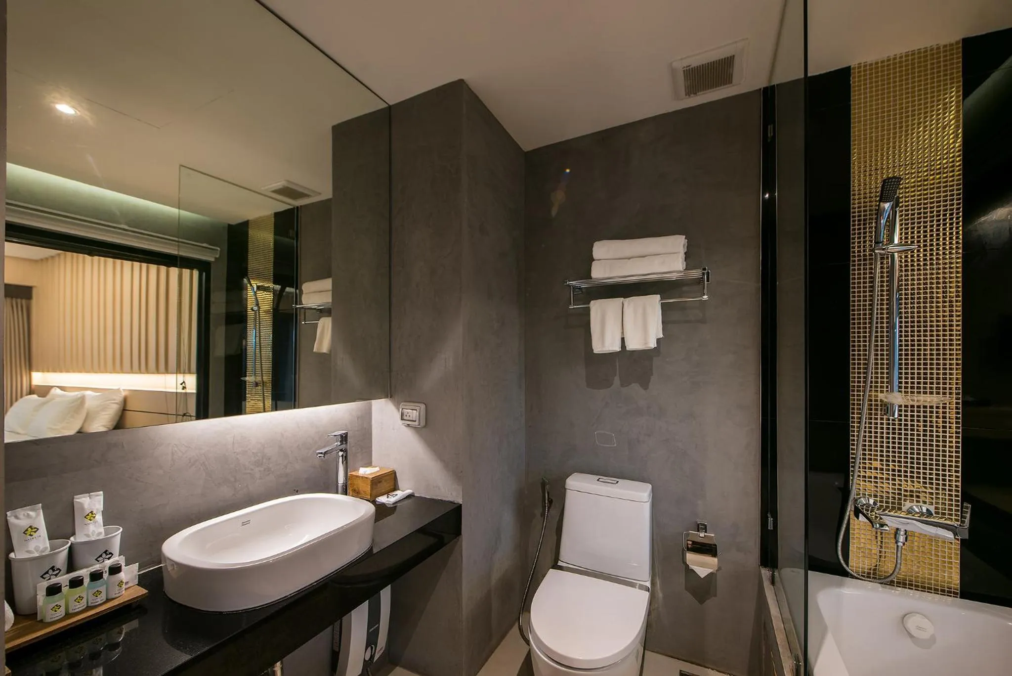 Shower in Nadee 10 Resort & Hotel