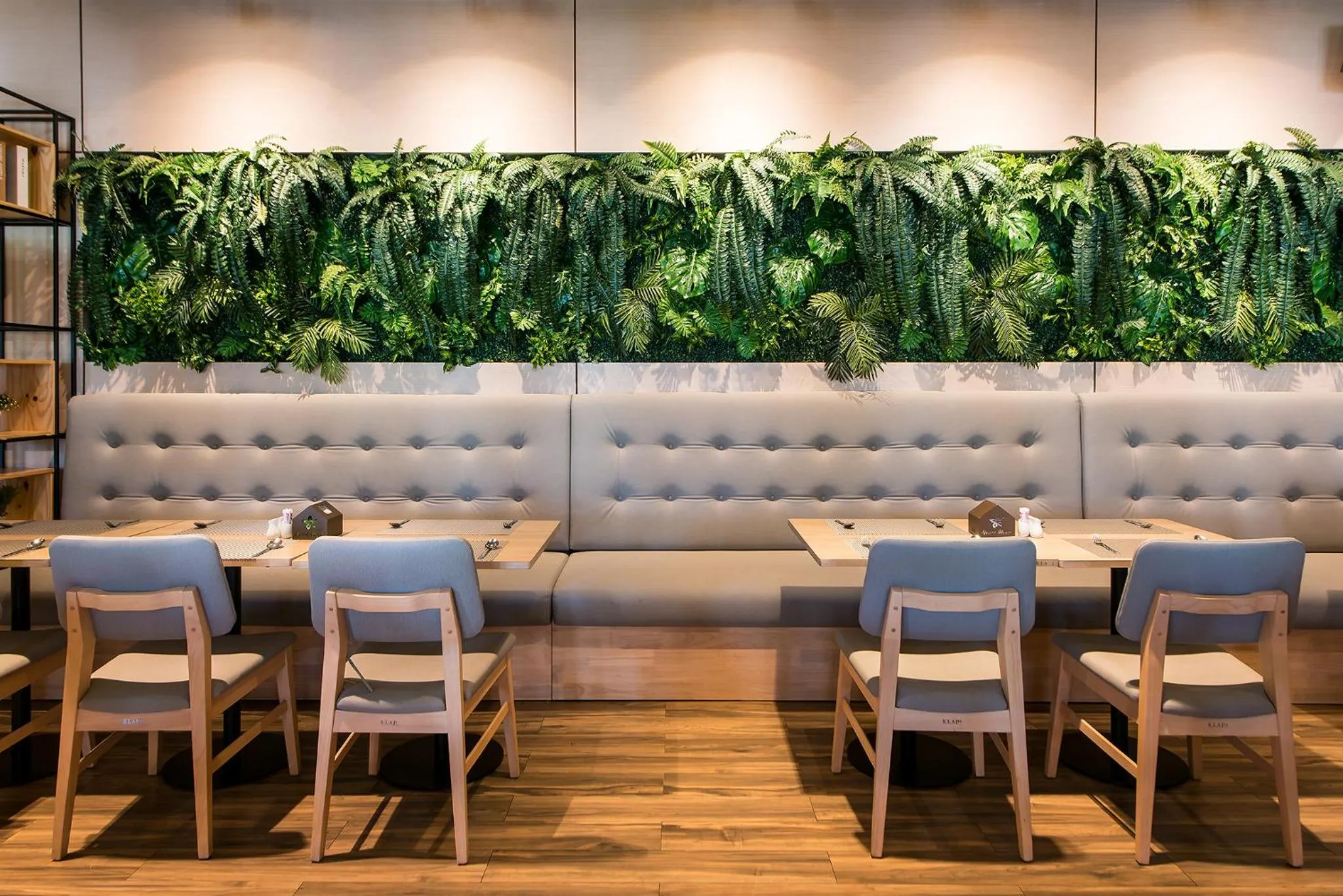 Restaurant/places to eat in Nadee 10 Resort & Hotel