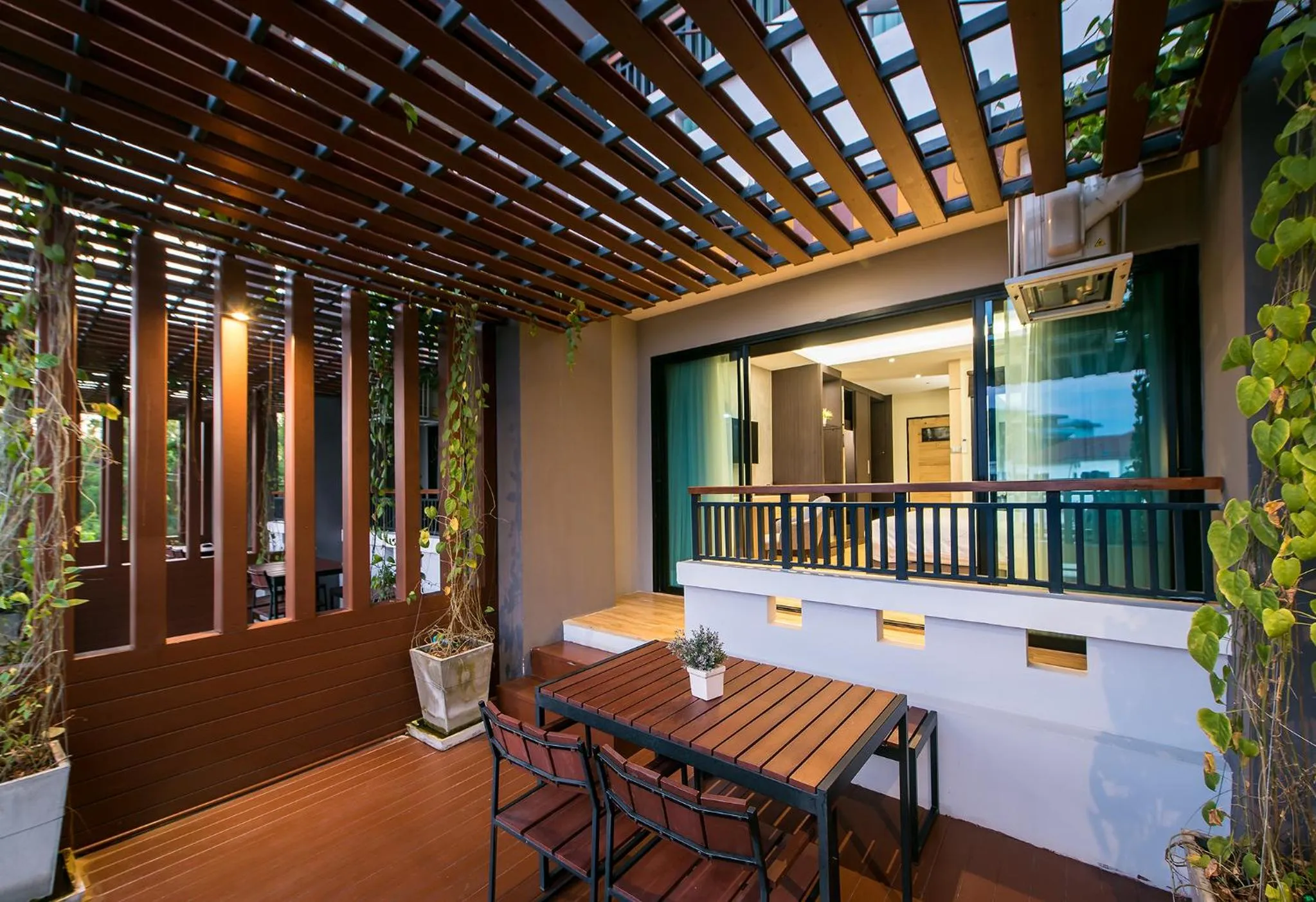 Balcony/Terrace in Nadee 10 Resort & Hotel