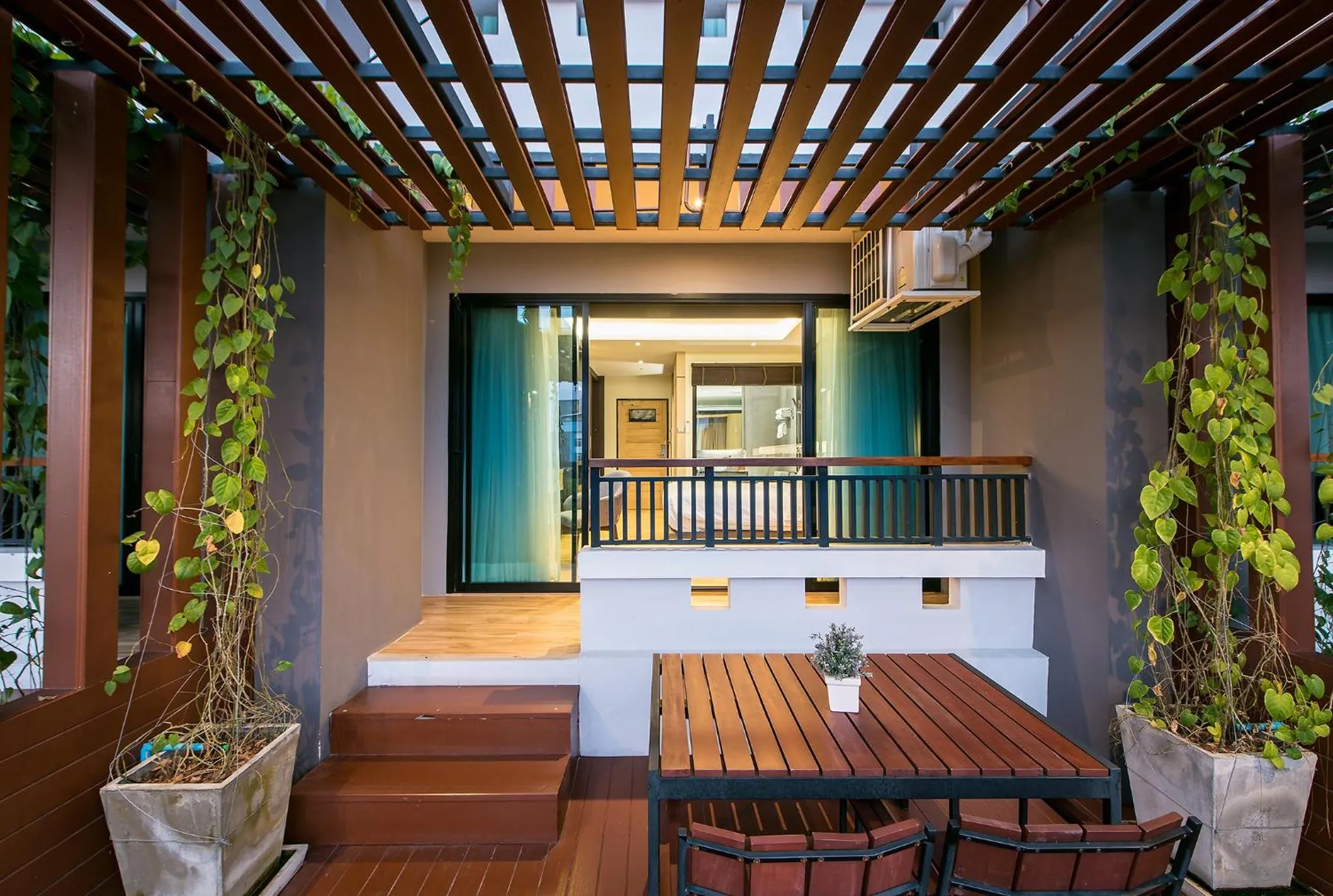 Balcony/Terrace in Nadee 10 Resort & Hotel