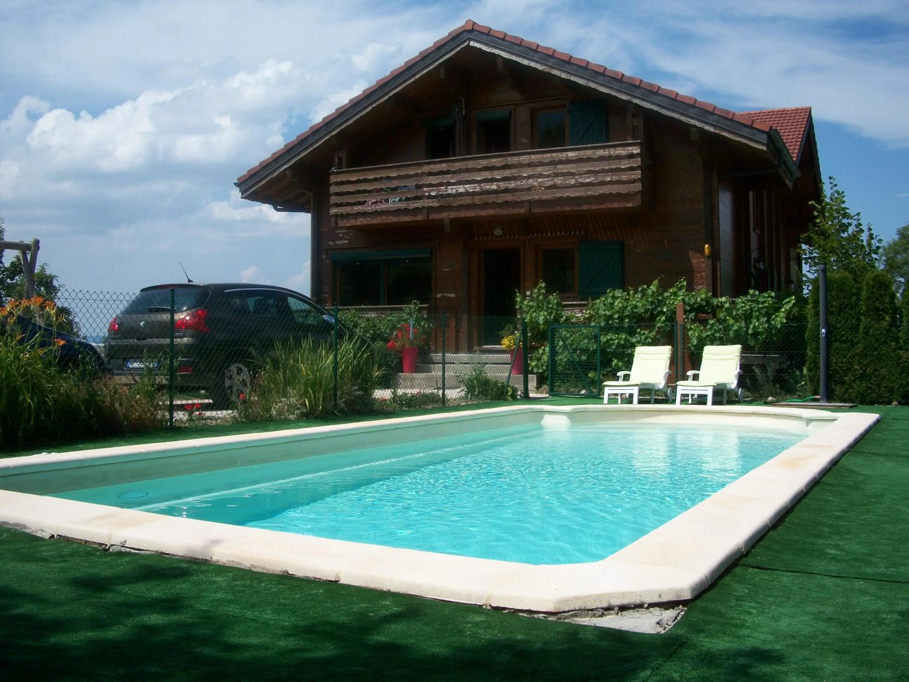 Swimming pool in Chalet Les Aigles