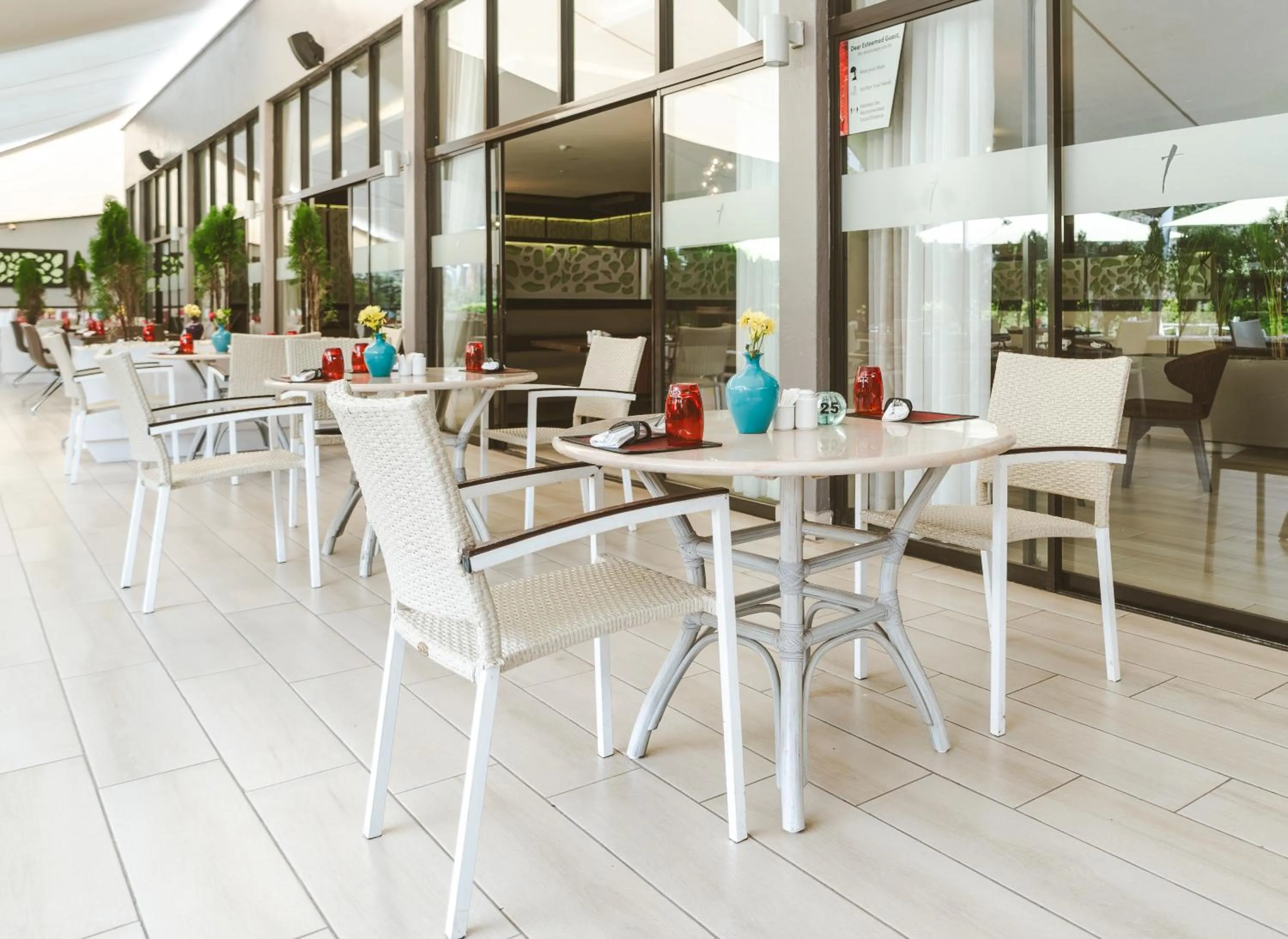 Restaurant/places to eat in Tamarind Tree Hotel