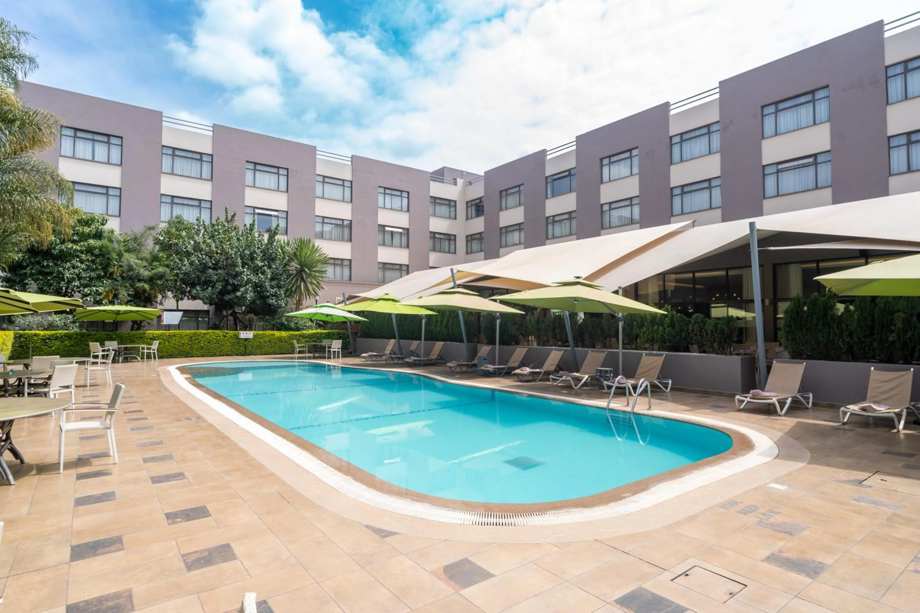 Swimming pool in Tamarind Tree Hotel