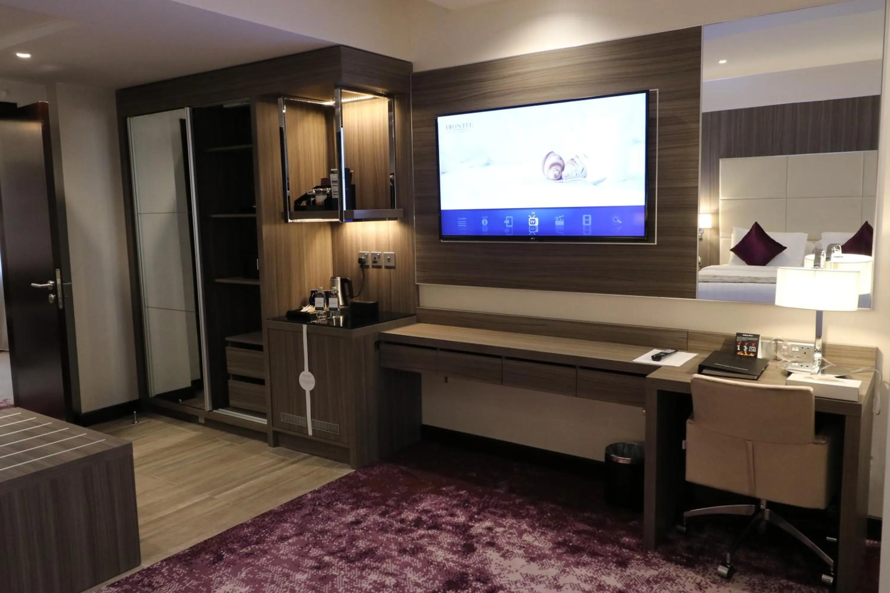 Communal lounge/ TV room in Paradise Elite Hotel Al-Tahlia Jeddah