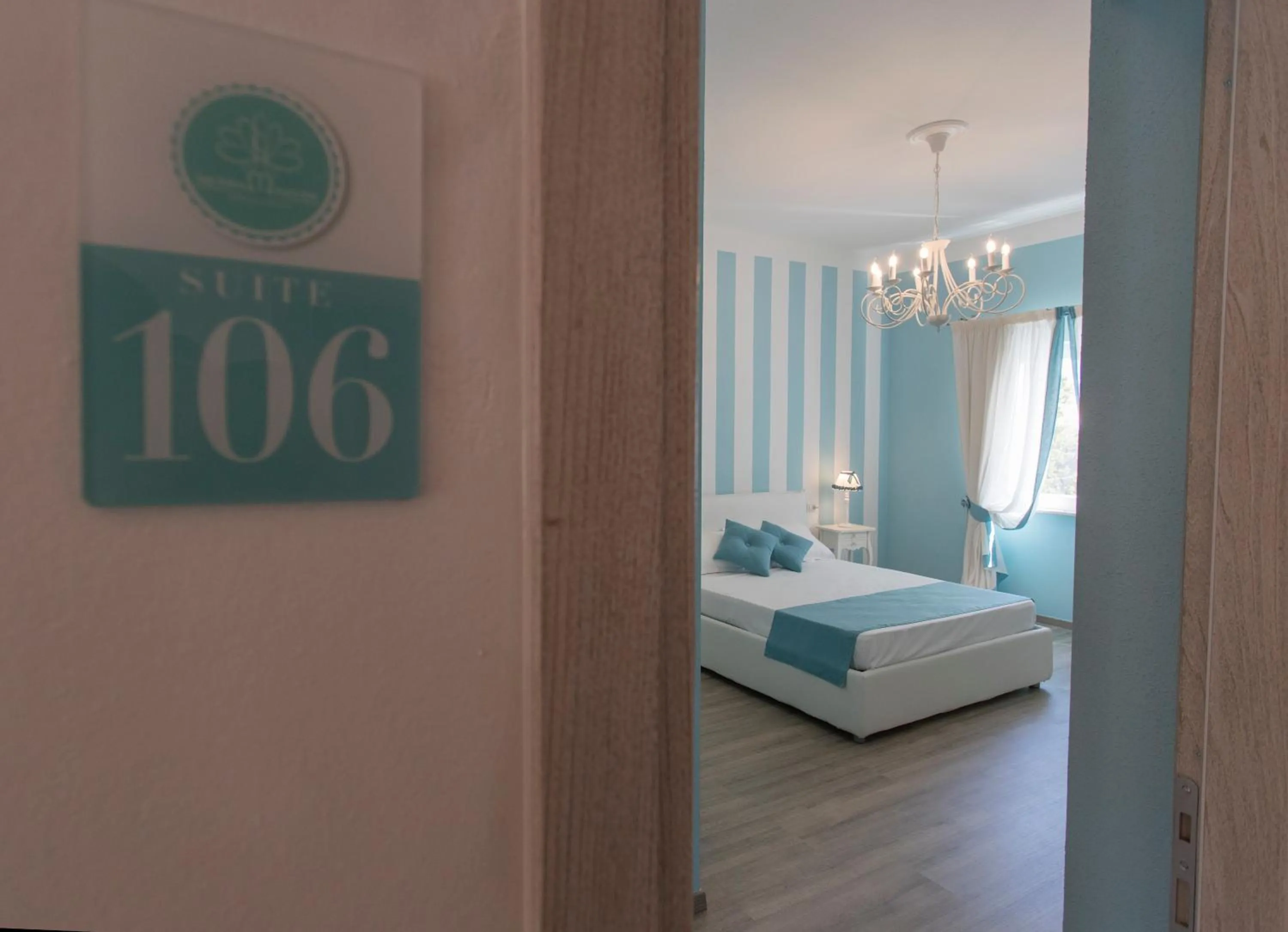 Decorative detail in Les Suites Magnolia