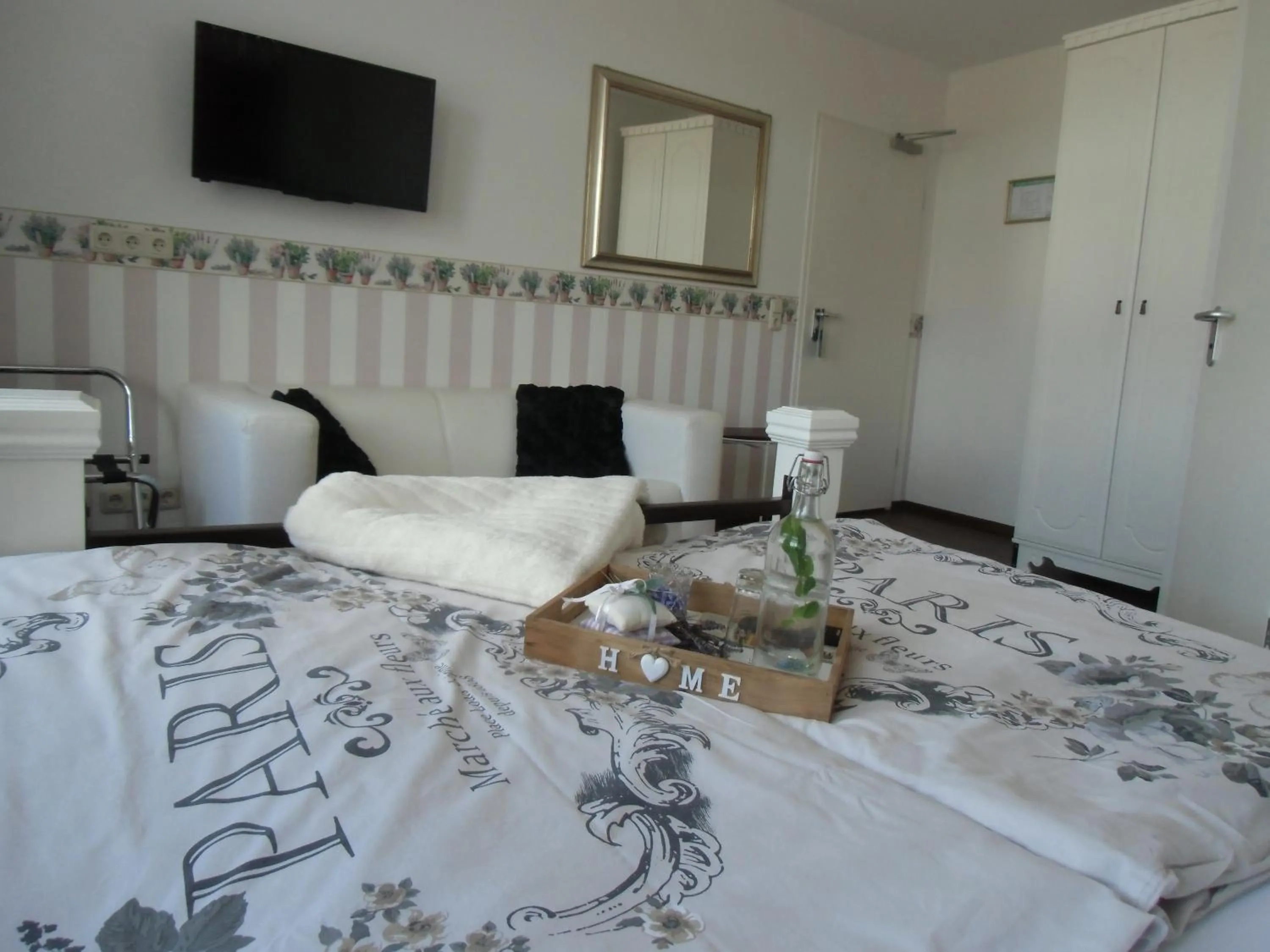 Photo of the whole room, Bed in Hotel Trendtino