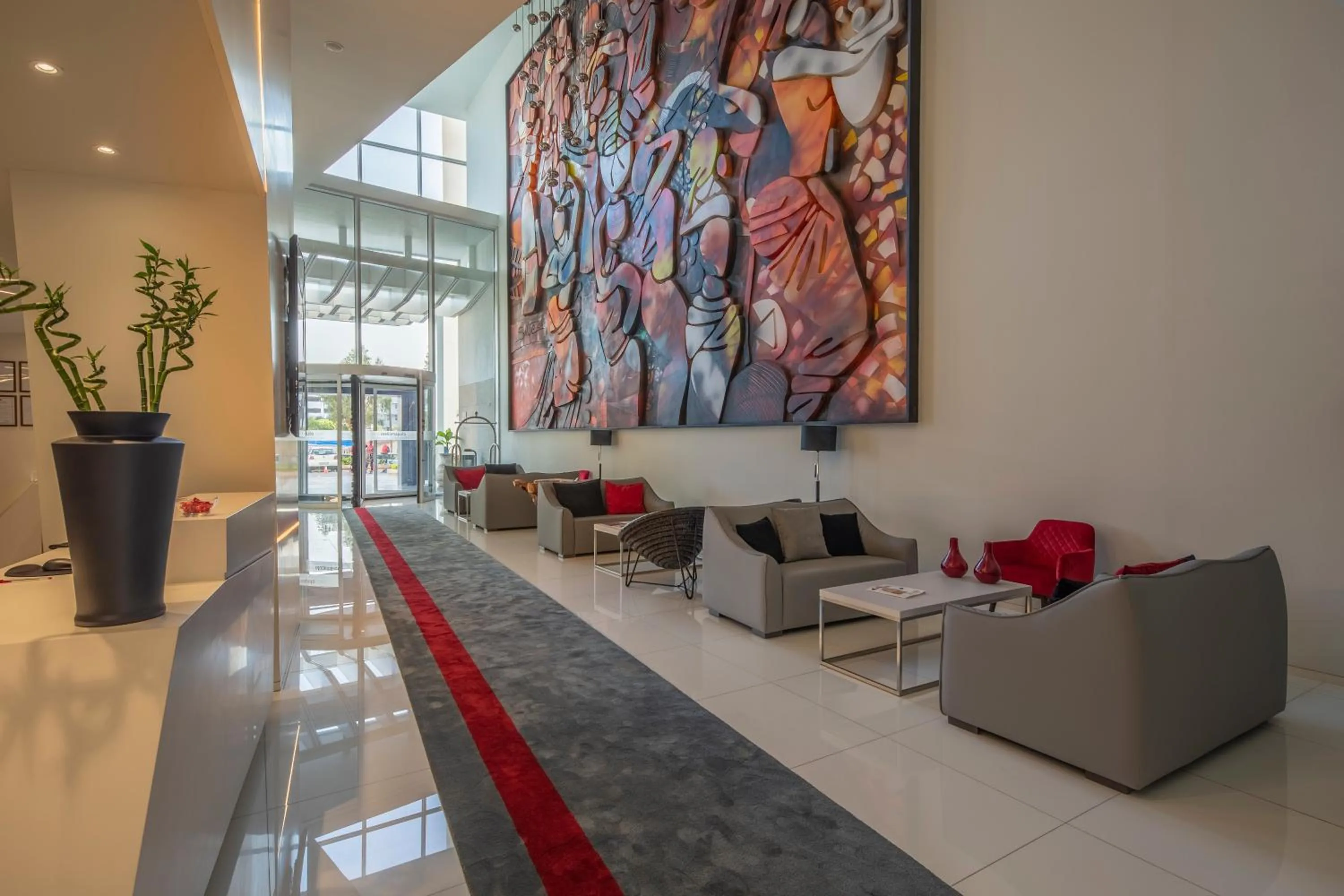 Lobby or reception in Meliá Maputo Sky