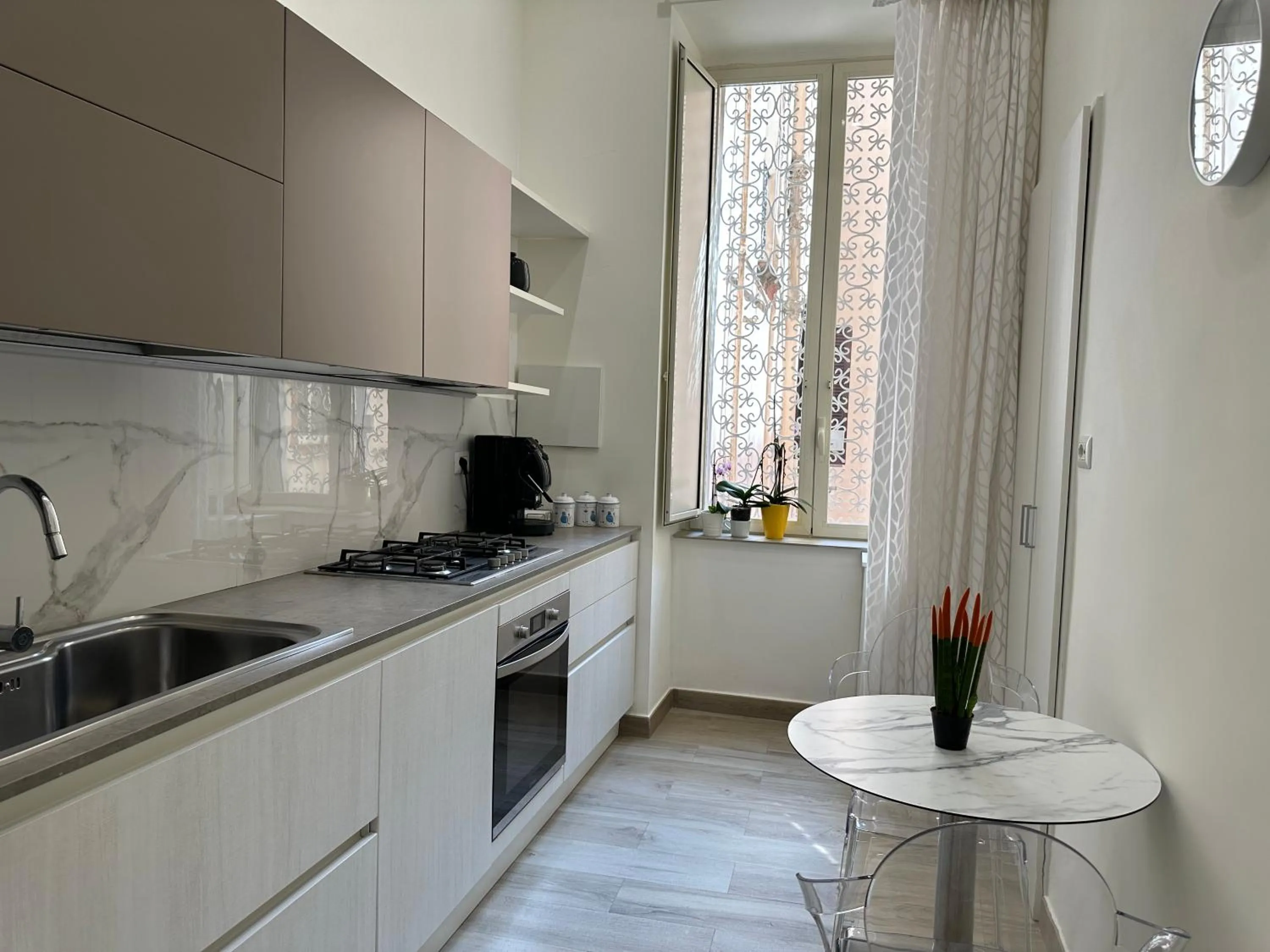 Kitchen or kitchenette in Sun Art Naples Rooms