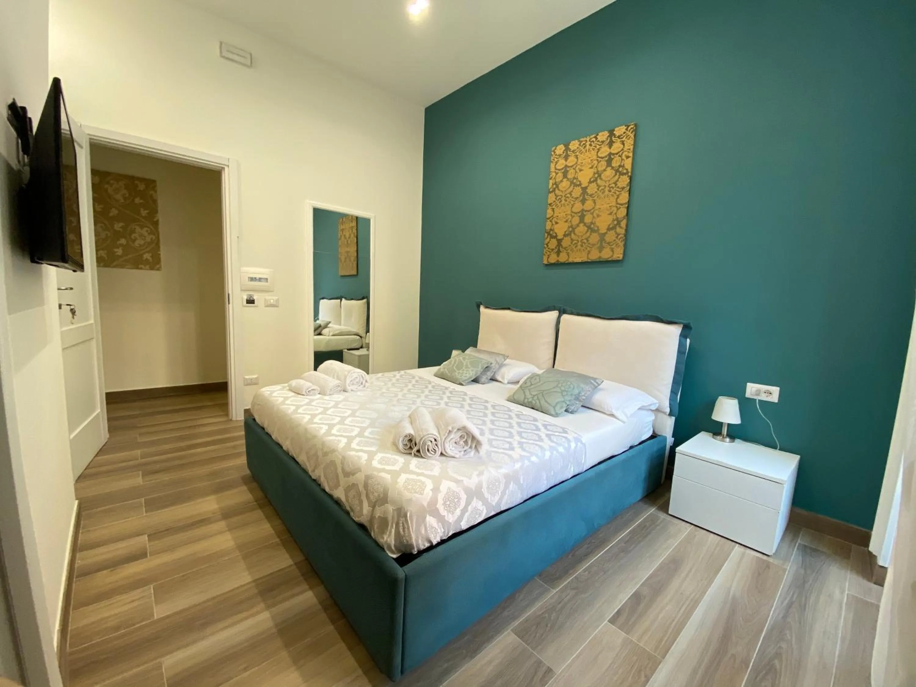 Photo of the whole room, Bed in Sun Art Naples Rooms