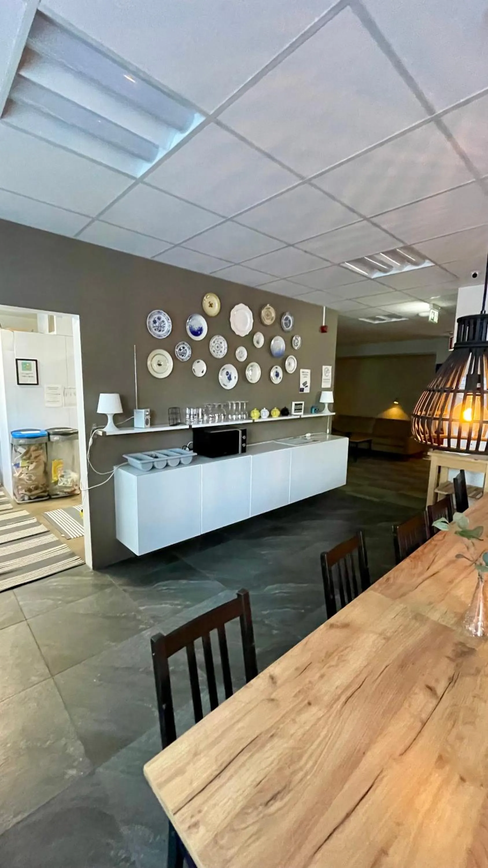 Dining area in Hafnarstræti Hostel