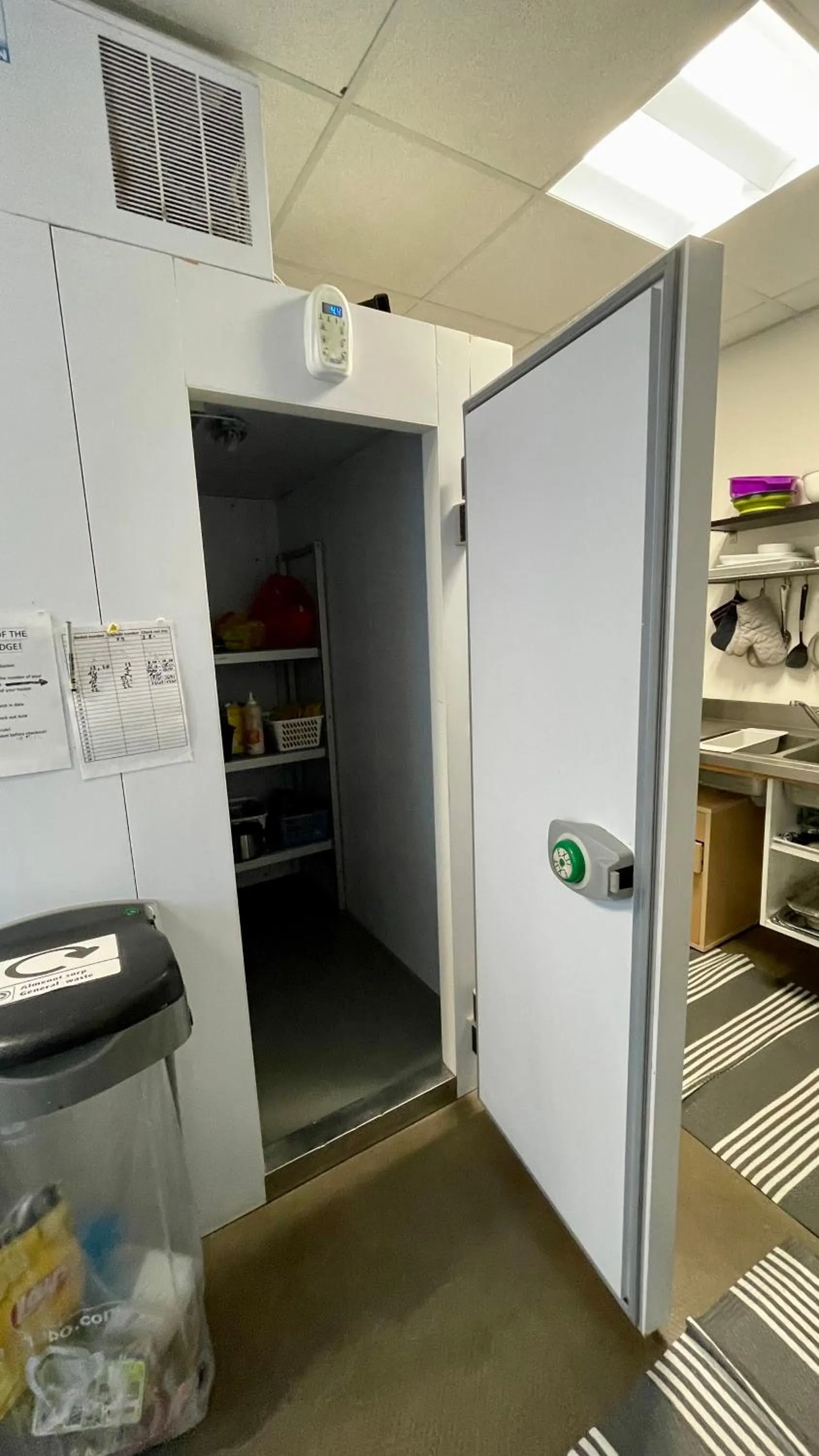 kitchen in Hafnarstræti Hostel